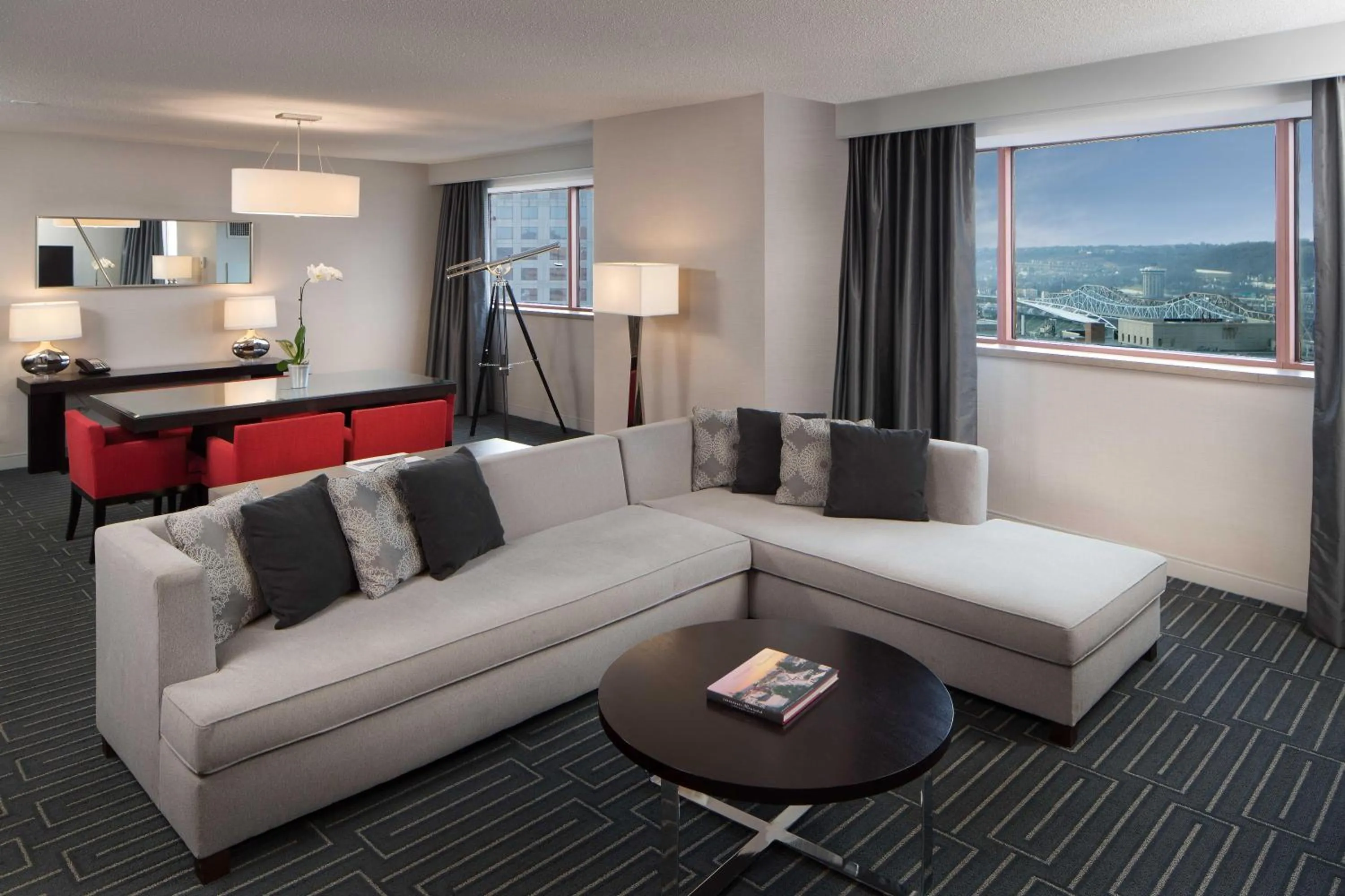 Photo of the whole room in Hyatt Regency Cincinnati