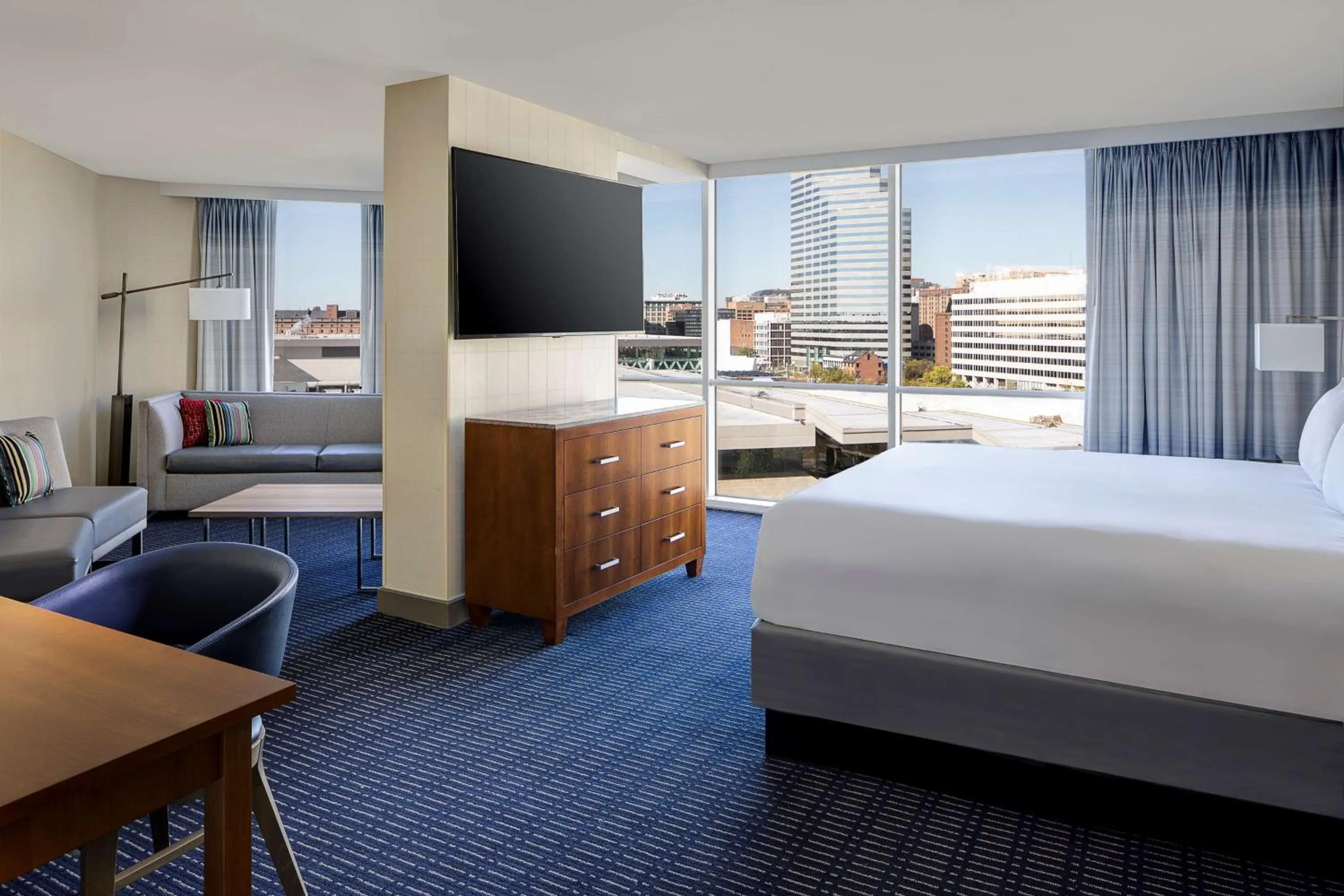 Bedroom, Bed in Hyatt Regency Baltimore