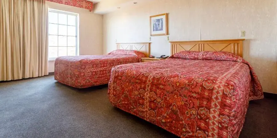 Tower 2 Queens Smoking in Wendover Nugget Hotel & Casino by Red Lion Hotels Tower 2 Queens Smoking in Wendover Nugget Hotel & Casino by Red Lion Hotels