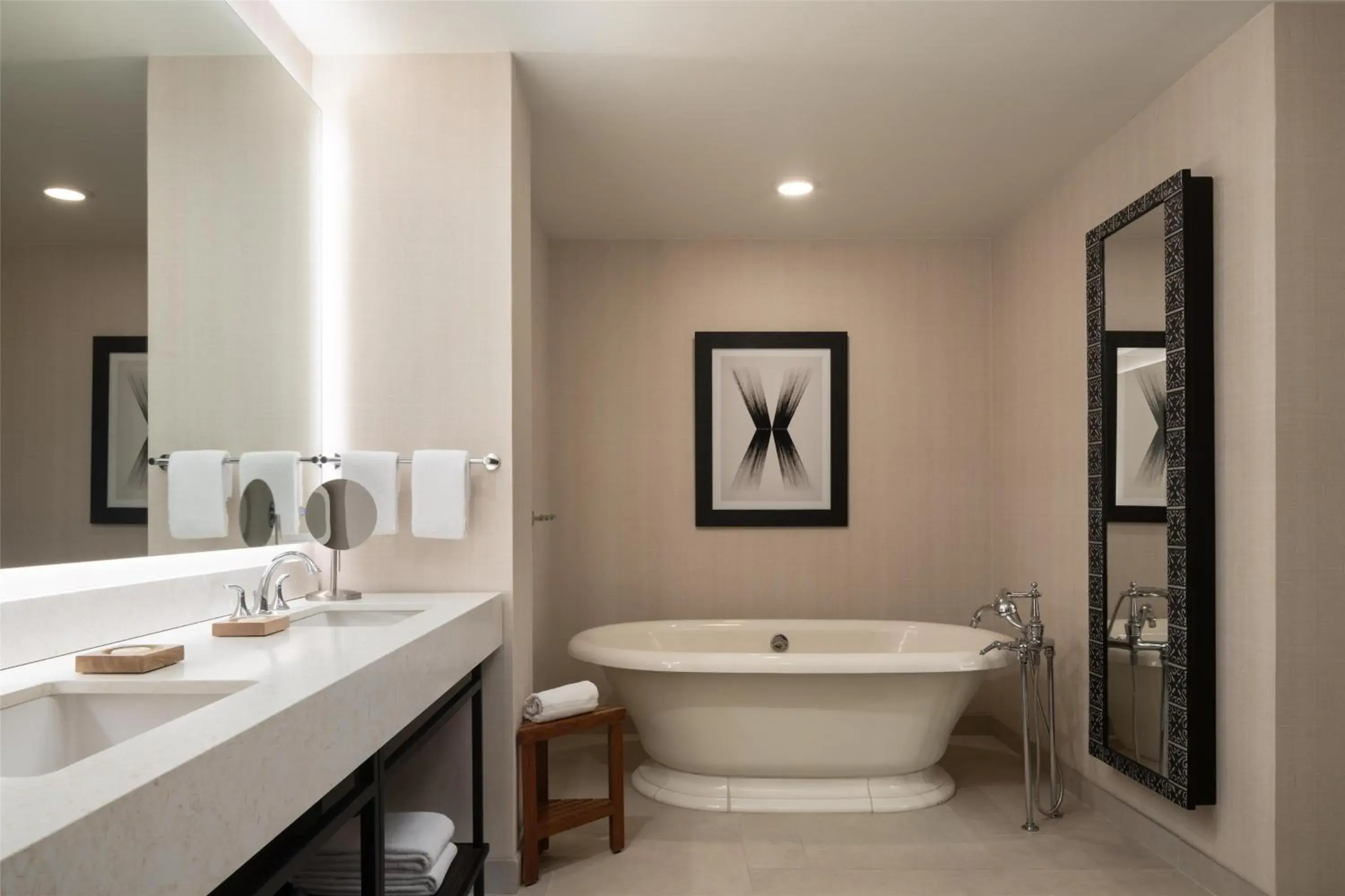 Presidential Suite in Hyatt Regency Lost Pines Resort and Spa Presidential Suite in Hyatt Regency Lost Pines Resort and Spa