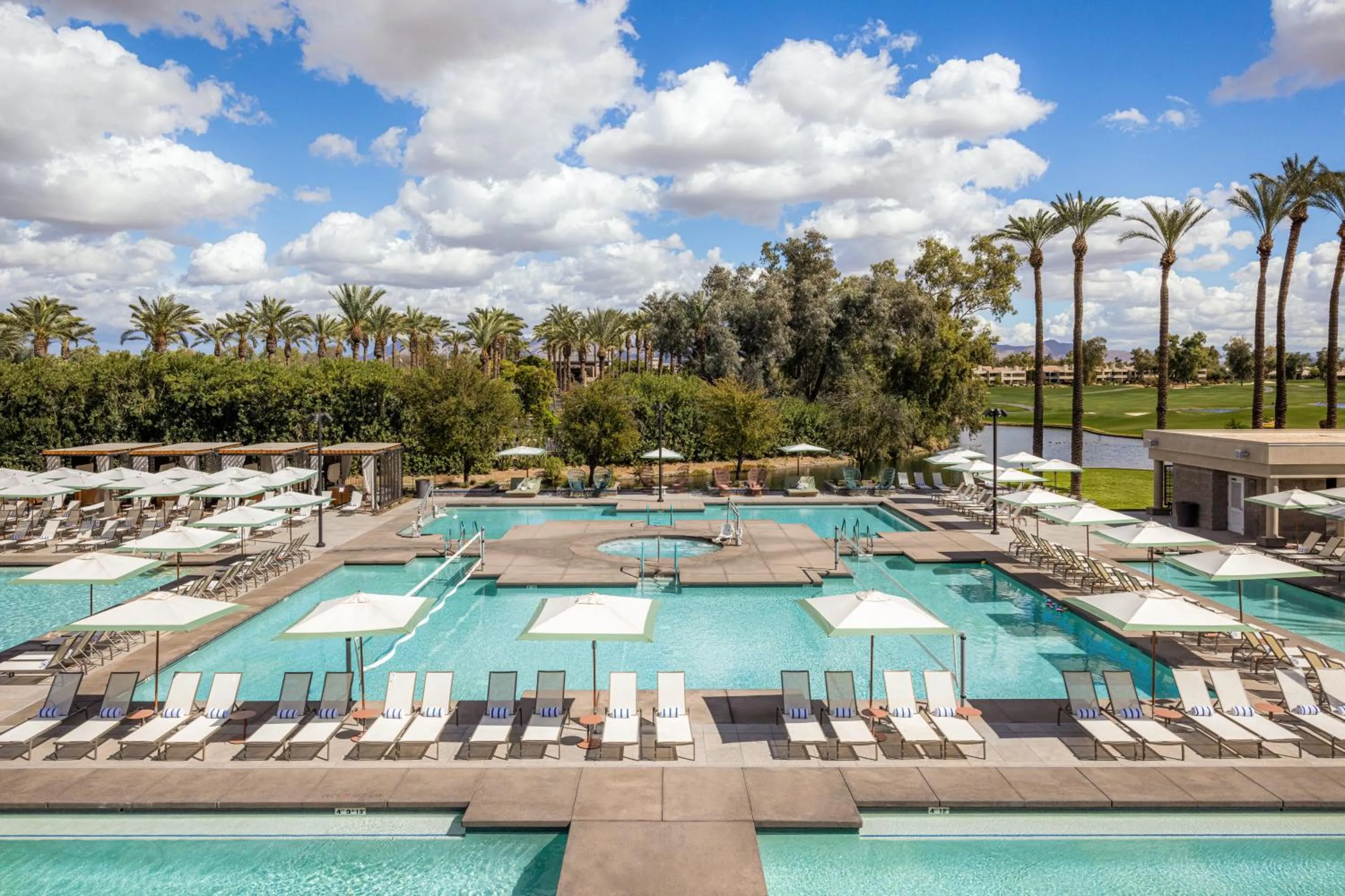 Swimming pool in Grand Hyatt Scottsdale Resort