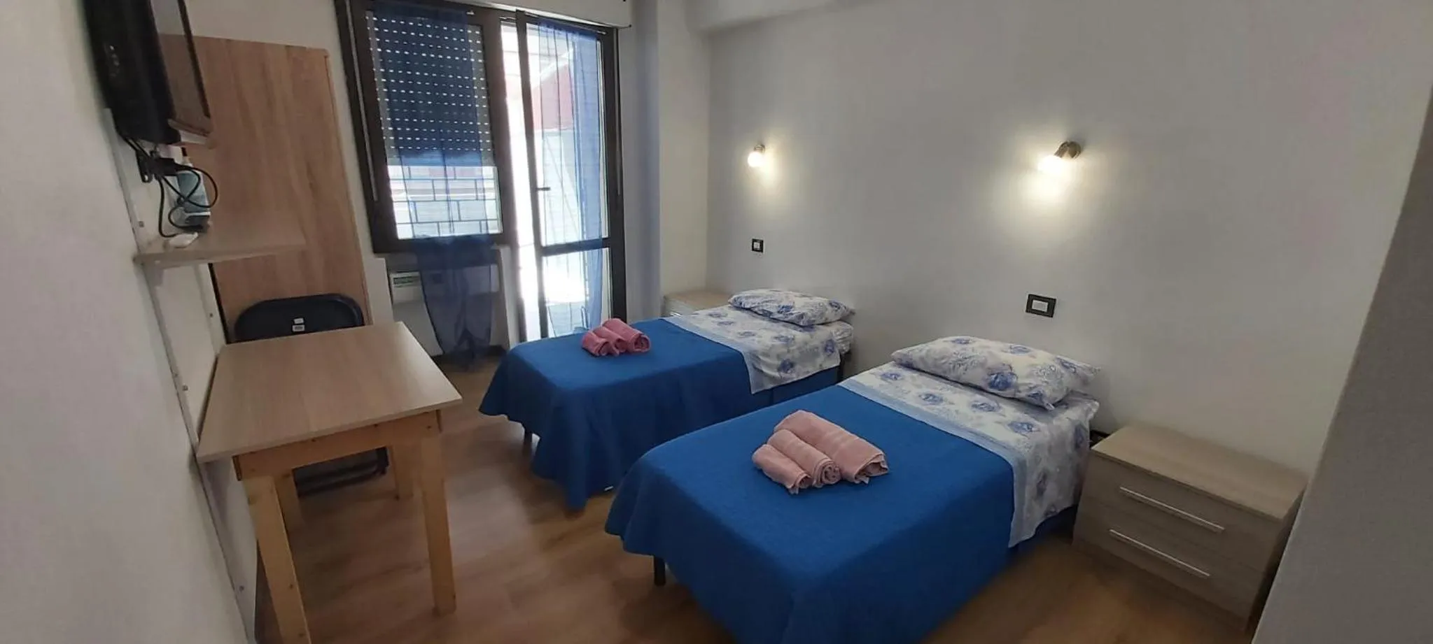 Bedroom, Bed in Blu&Blu