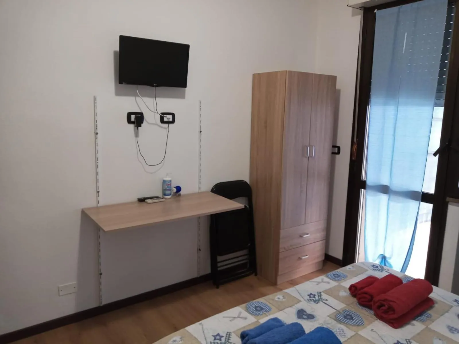 Bedroom, Bed in Blu&Blu