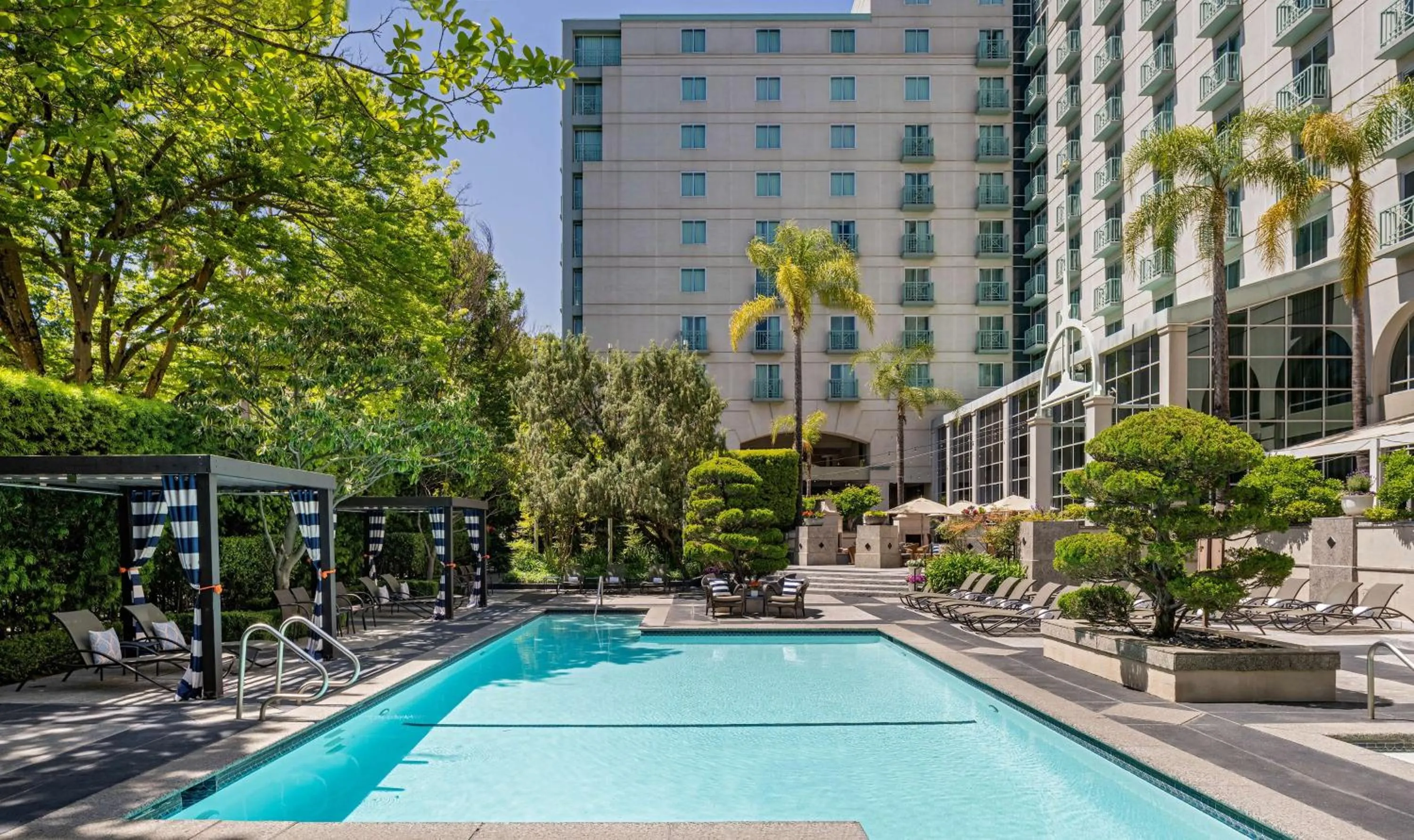 Swimming pool in Hyatt Regency Sacramento