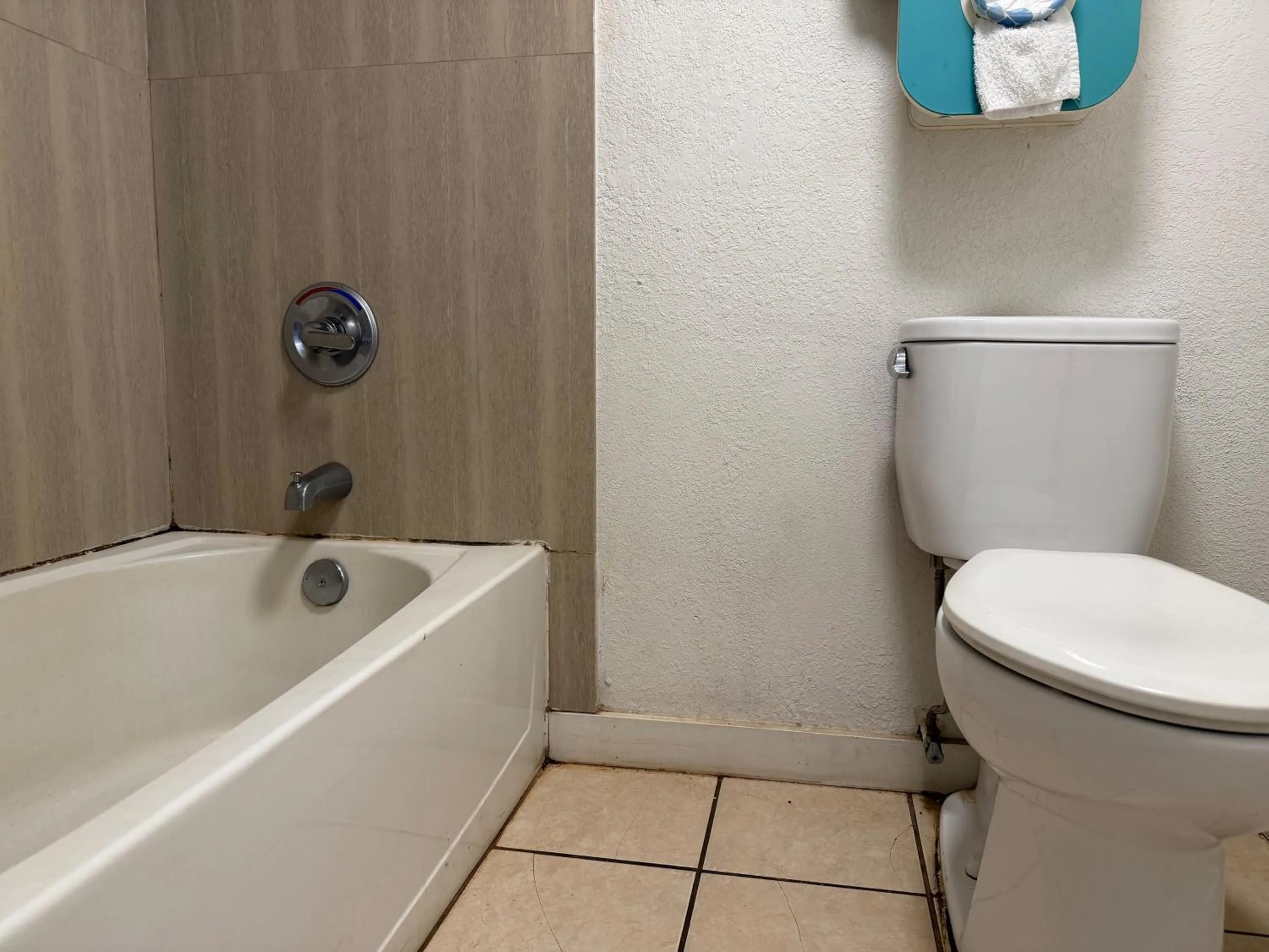 Bathroom in Trade Wind Motel Jacksonville TX US 69