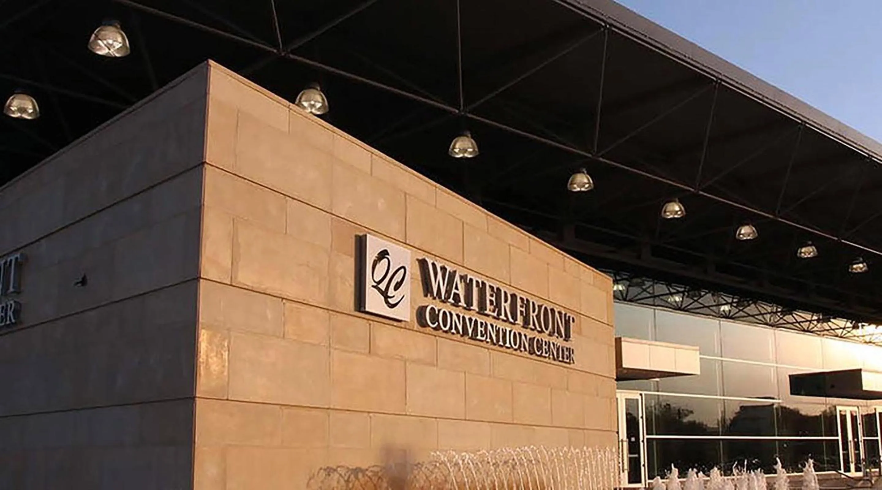 Property building in Isle Casino Hotel Bettendorf