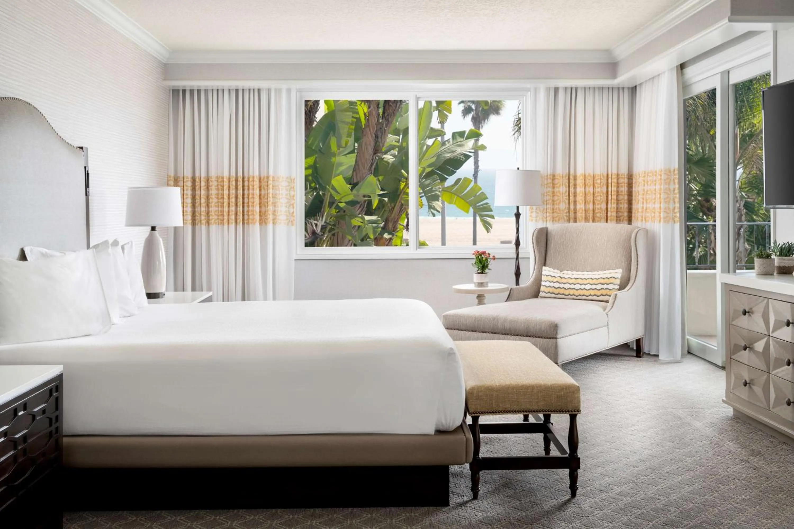 Photo of the whole room, Bed in Hyatt Regency Huntington Beach Resort and Spa