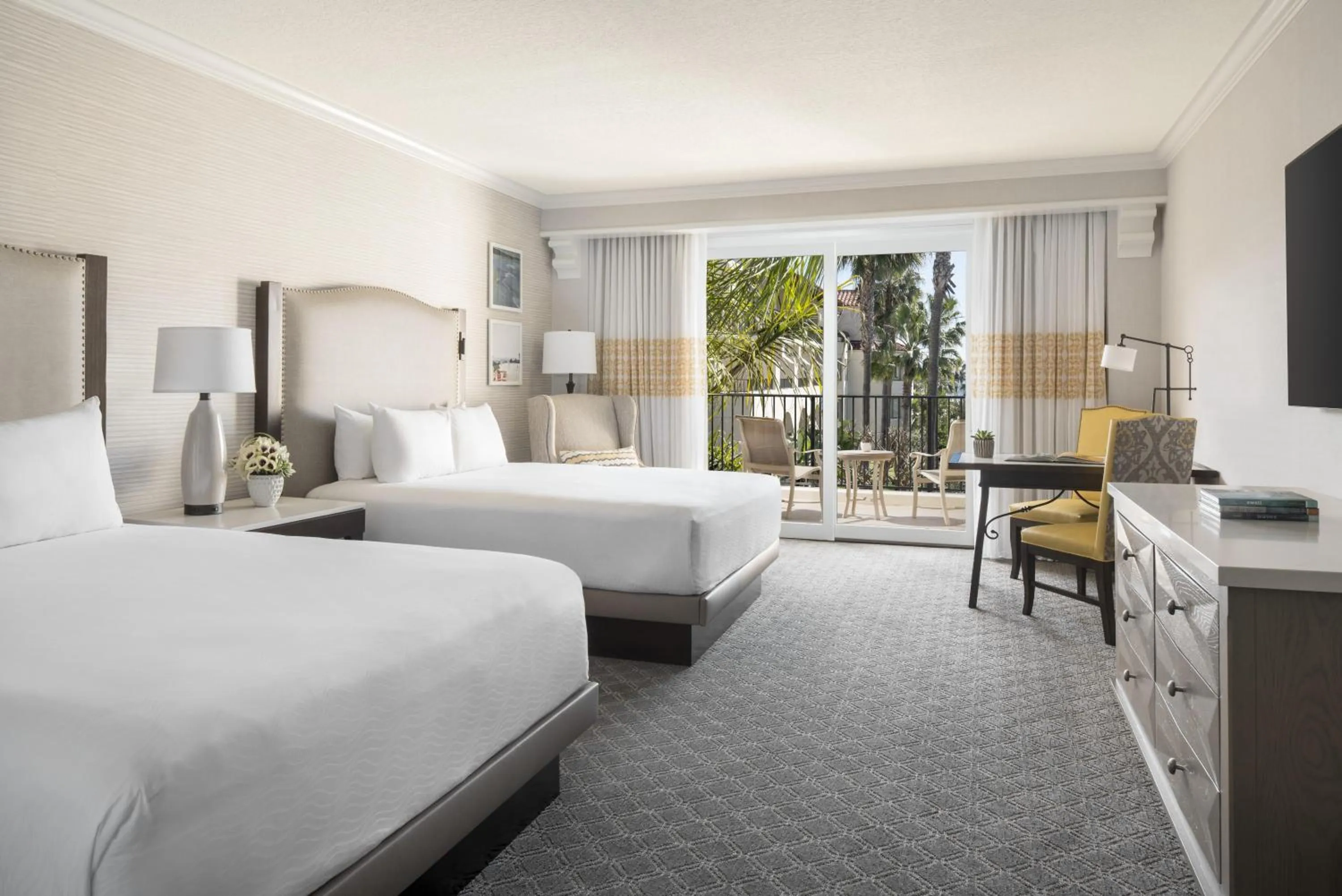 Bedroom, Bed in Hyatt Regency Huntington Beach Resort and Spa