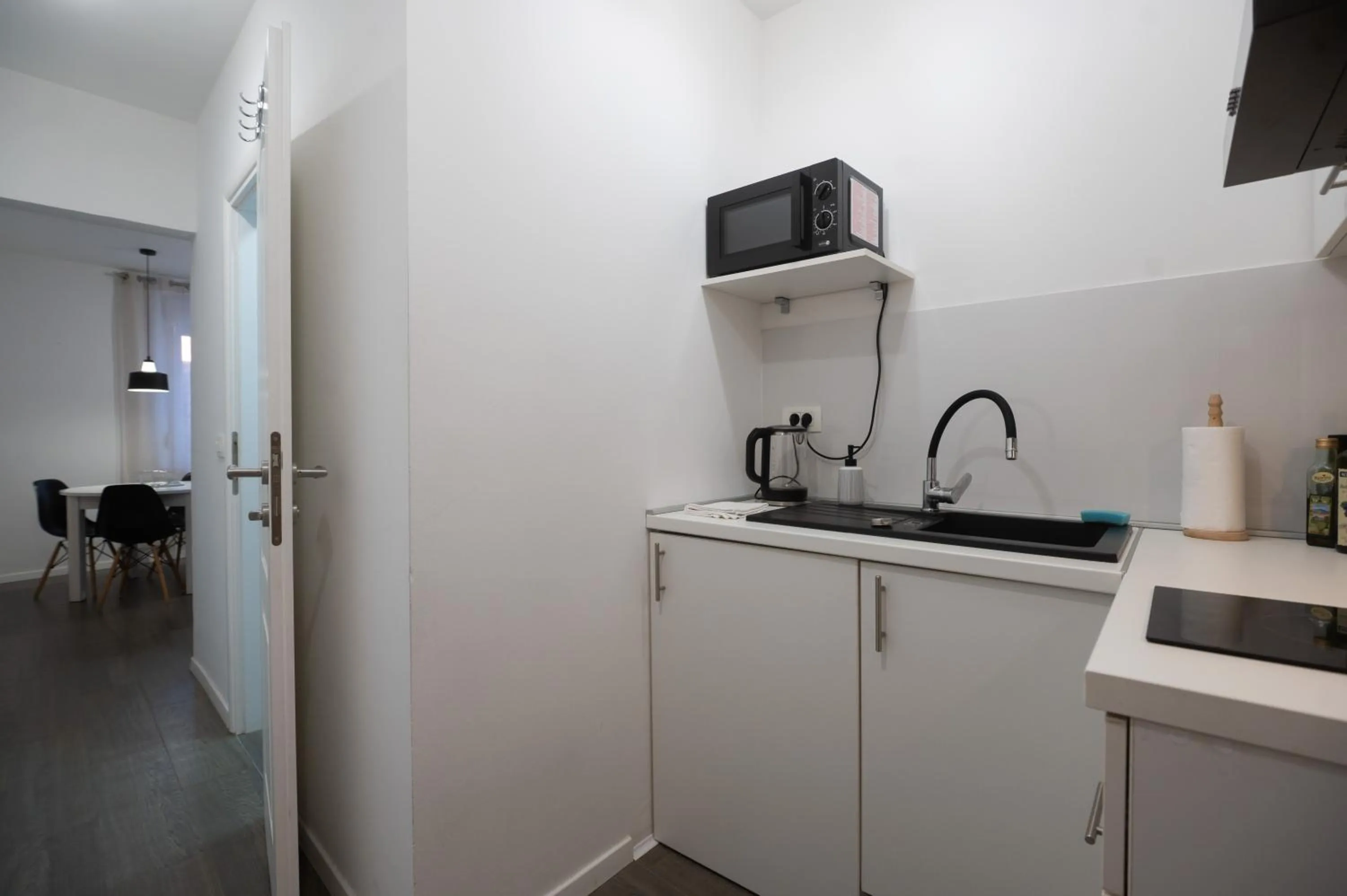 Kitchen or kitchenette in Pyrotima Apartments