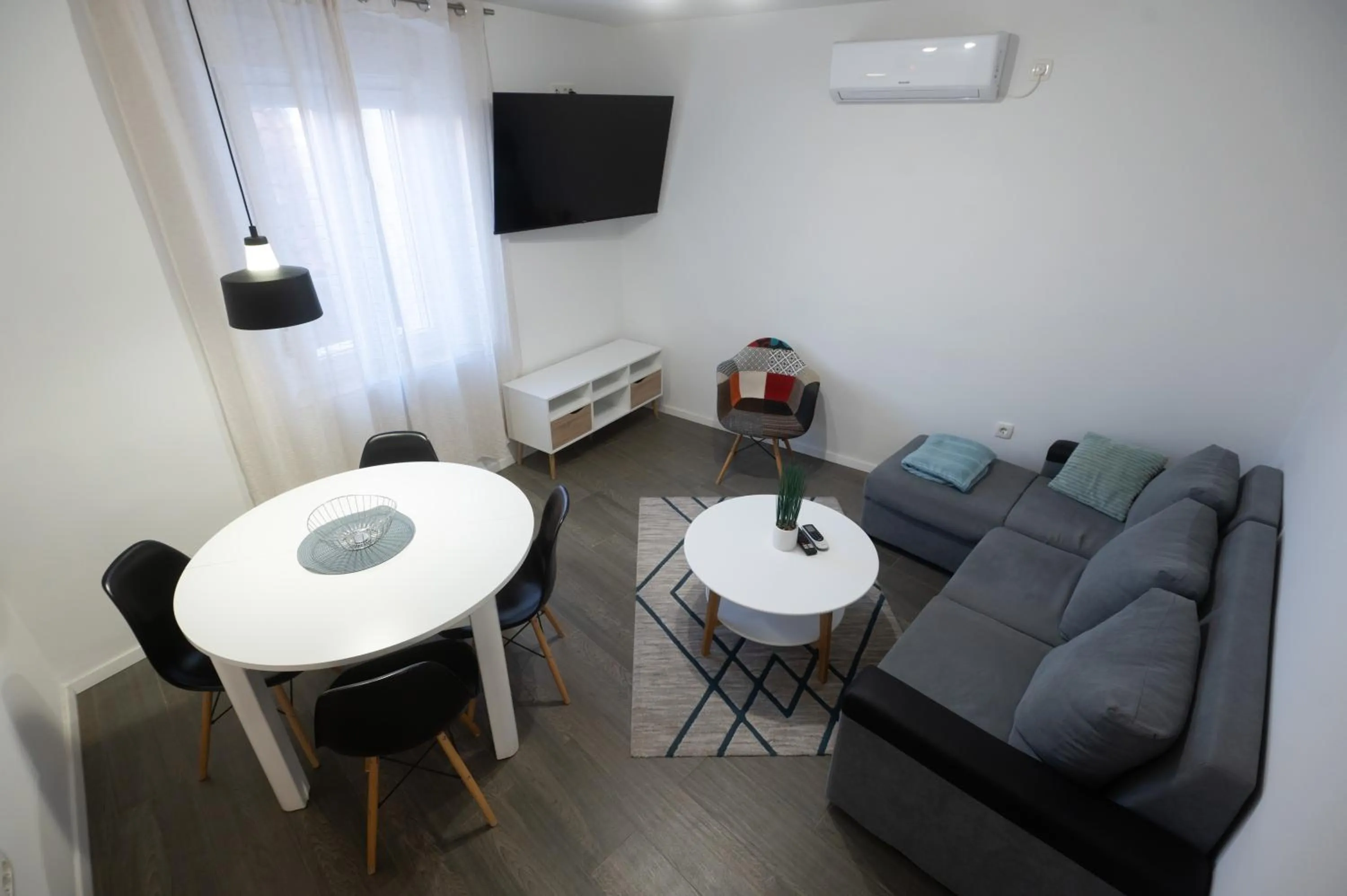 TV and multimedia in Pyrotima Apartments