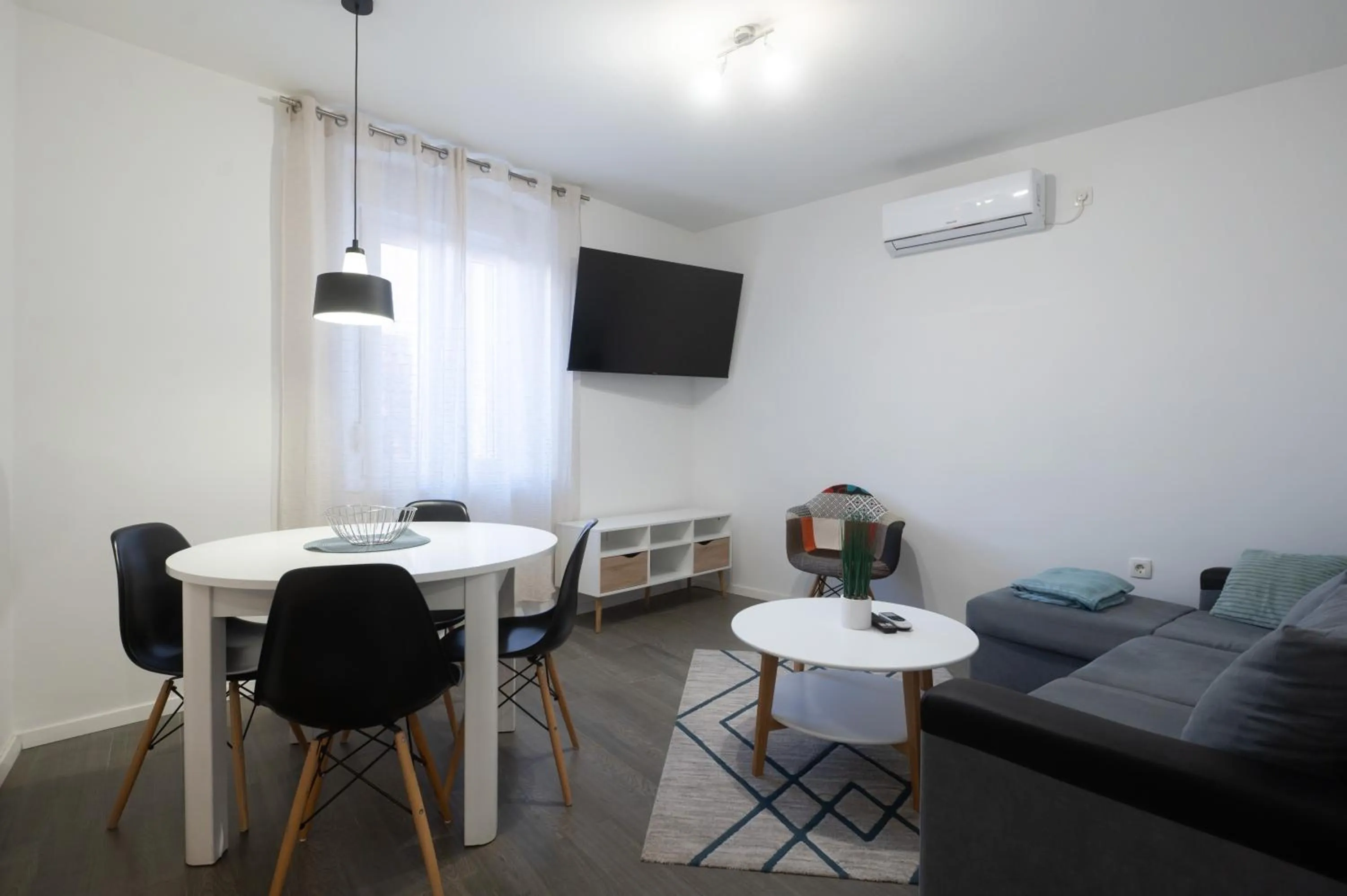 TV and multimedia in Pyrotima Apartments