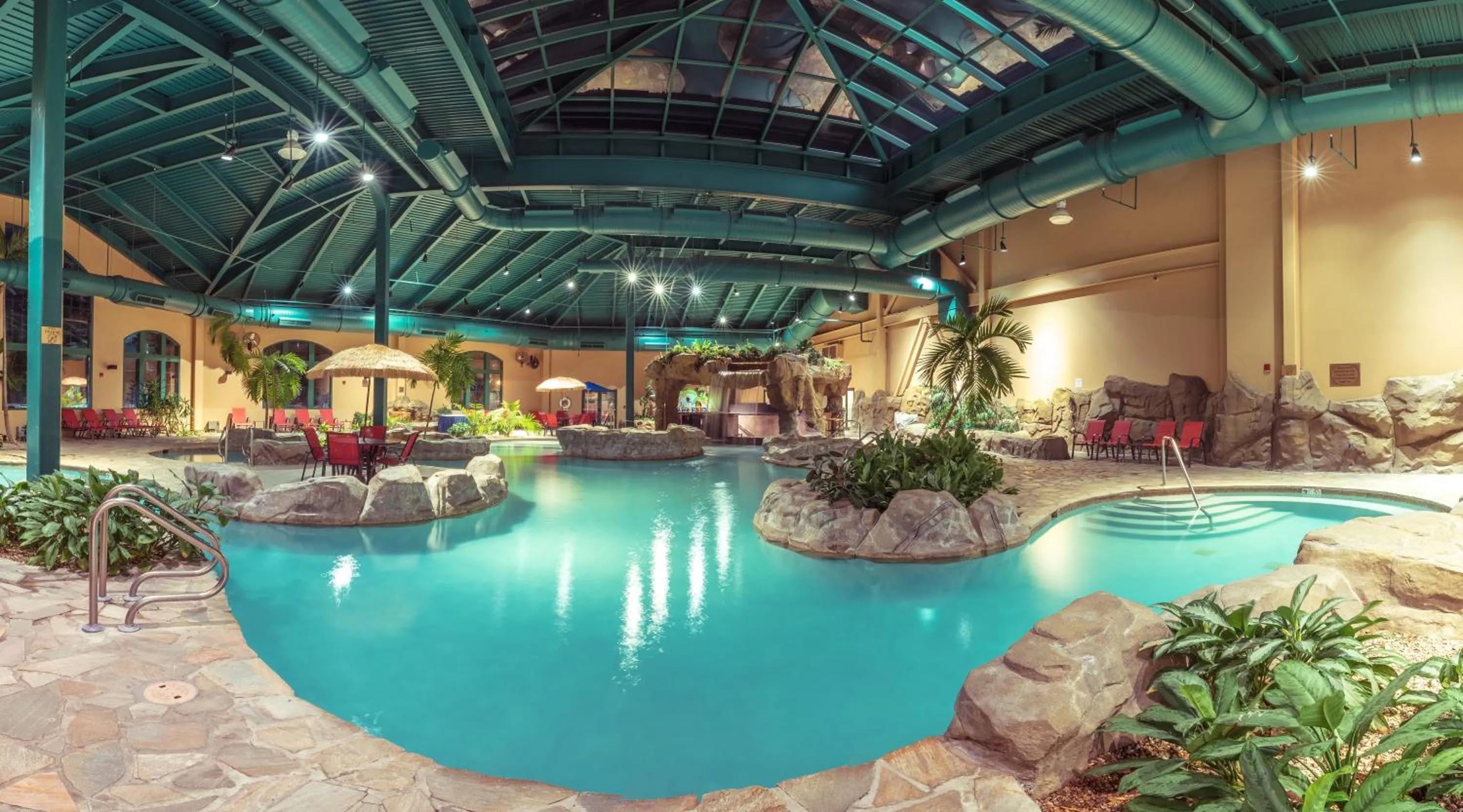 Swimming pool in Paragon Casino Resort