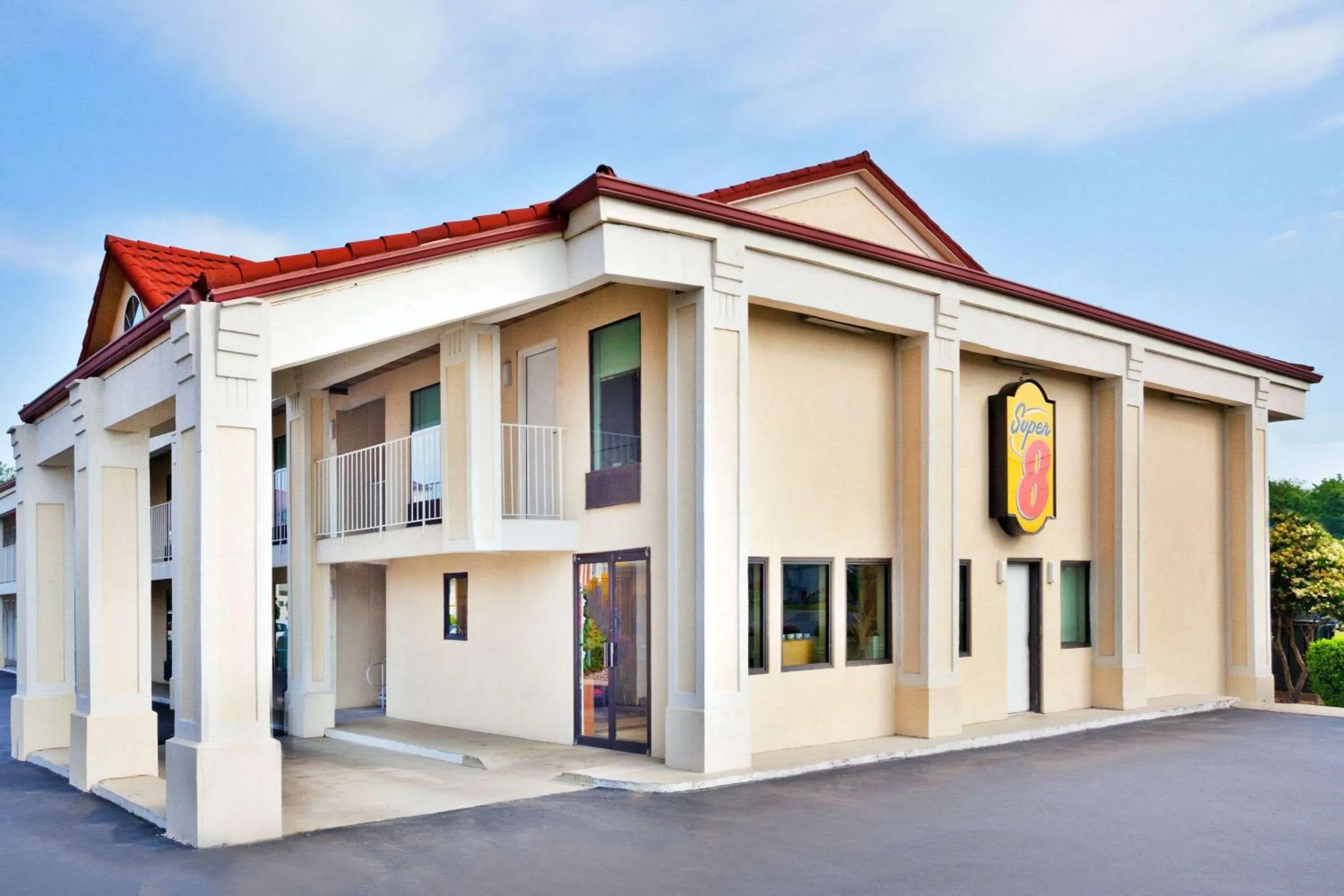 Property building in Super 8 by Wyndham Ringgold Chattanooga Area