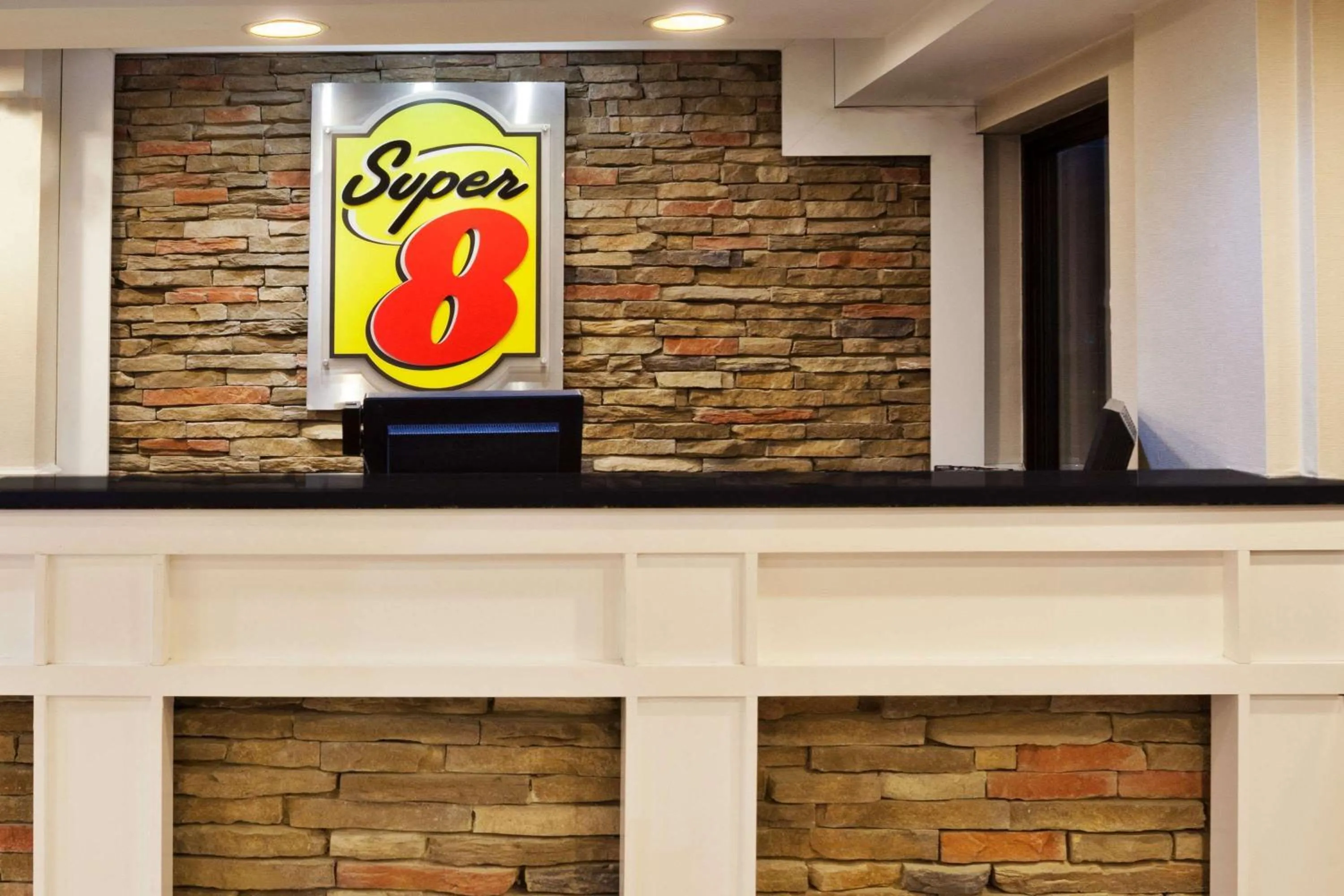 Lobby or reception in Super 8 by Wyndham Ringgold Chattanooga Area