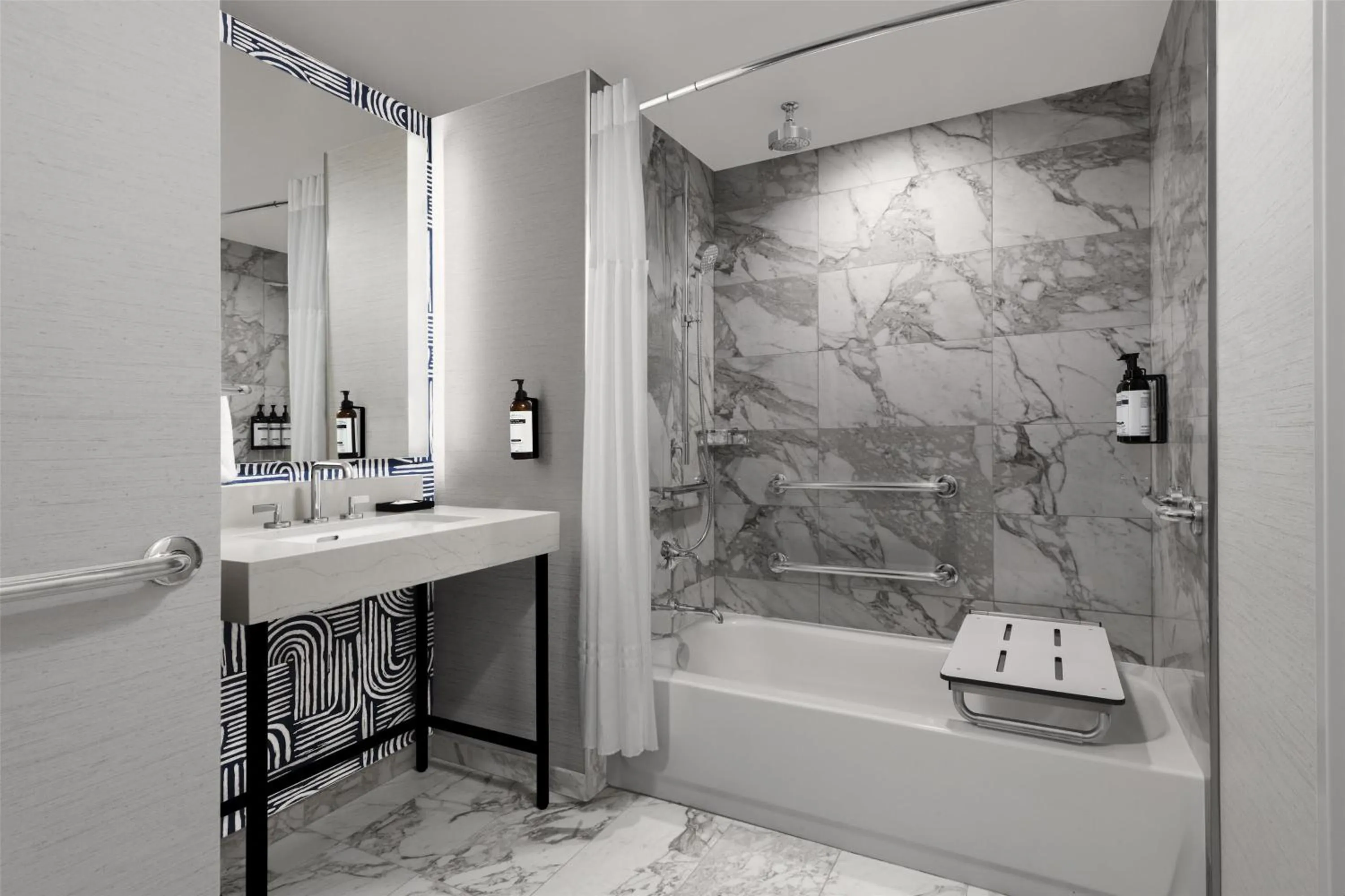 Bathroom in Hyatt Regency Irvine