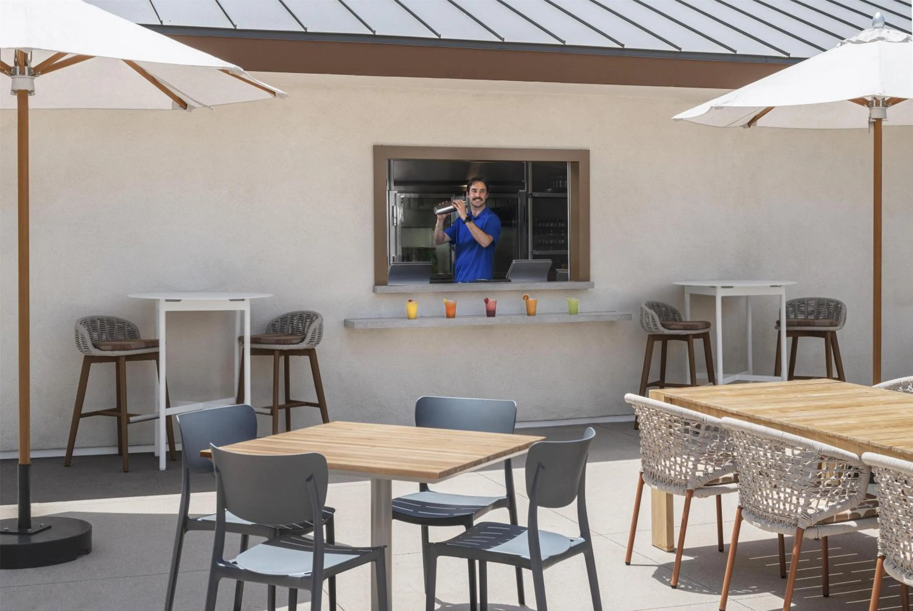 Swimming pool in Hyatt Regency Irvine