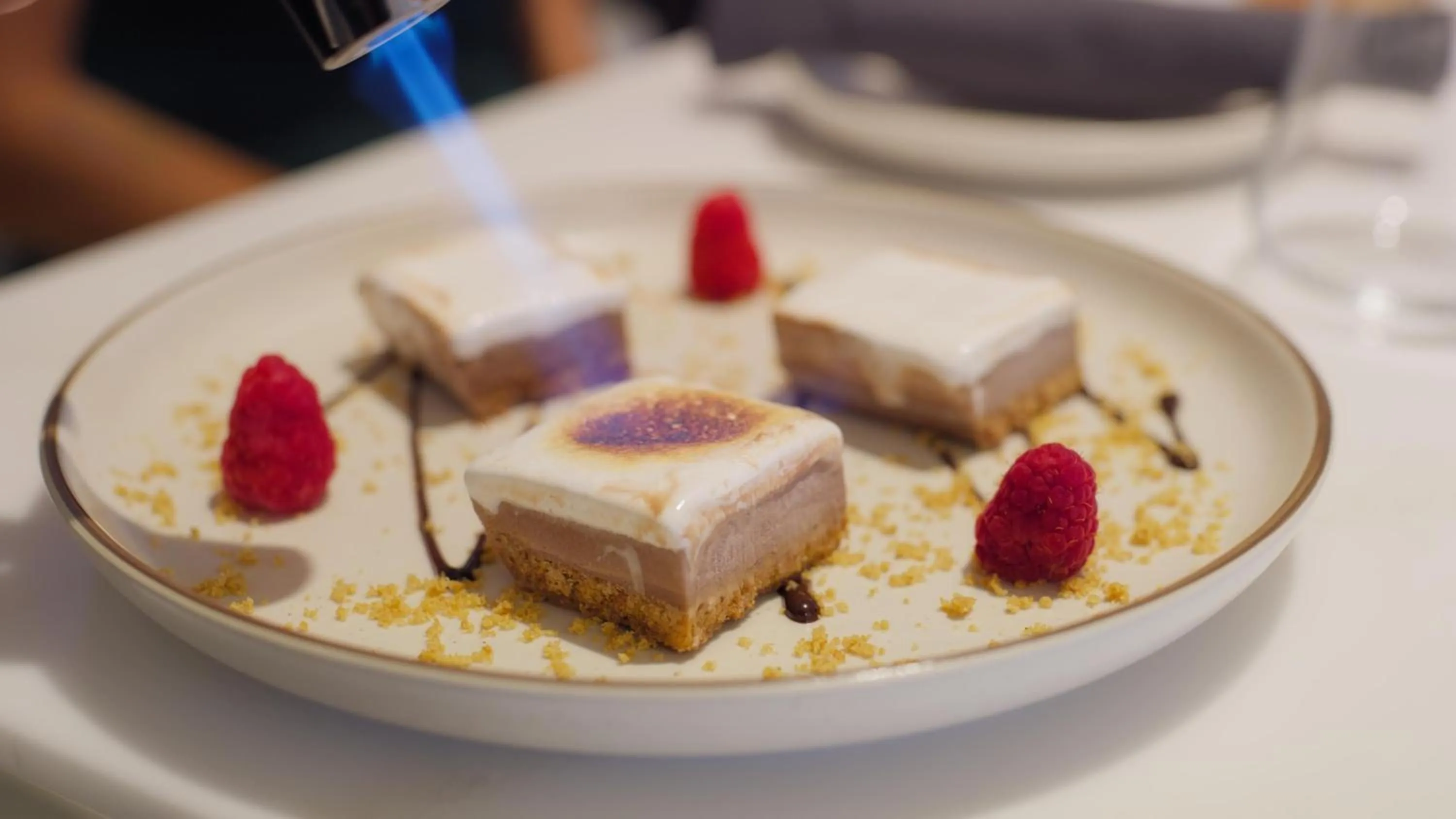 Restaurant/places to eat in Hyatt Regency Irvine