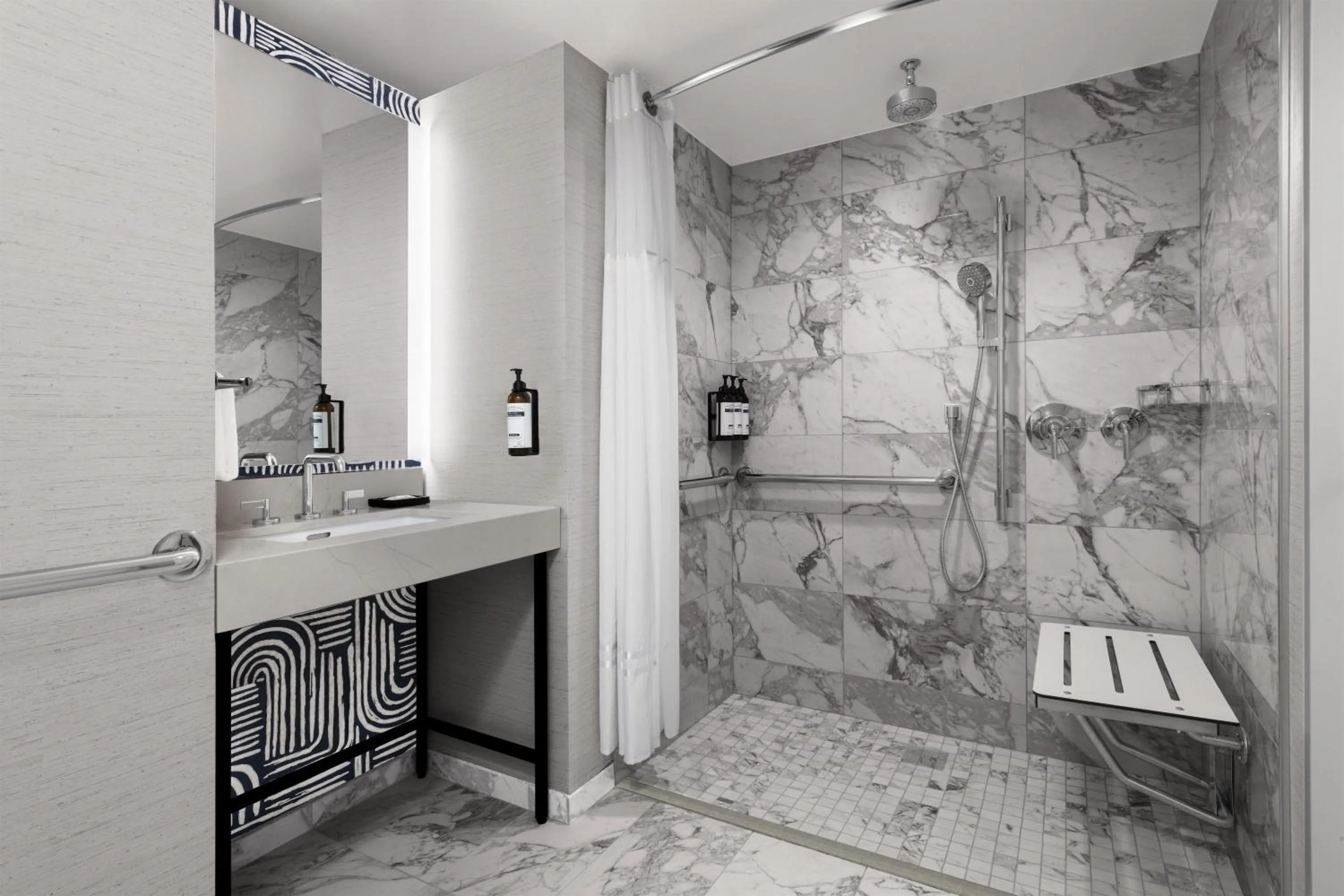 Bathroom in Hyatt Regency Irvine