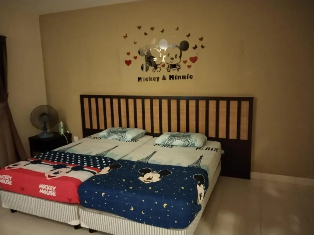 Bed in Gold Coast Morib International Resort 摩立黄金海岸度假屋