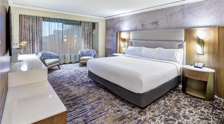 Bed in Mystic Lake Casino Hotel