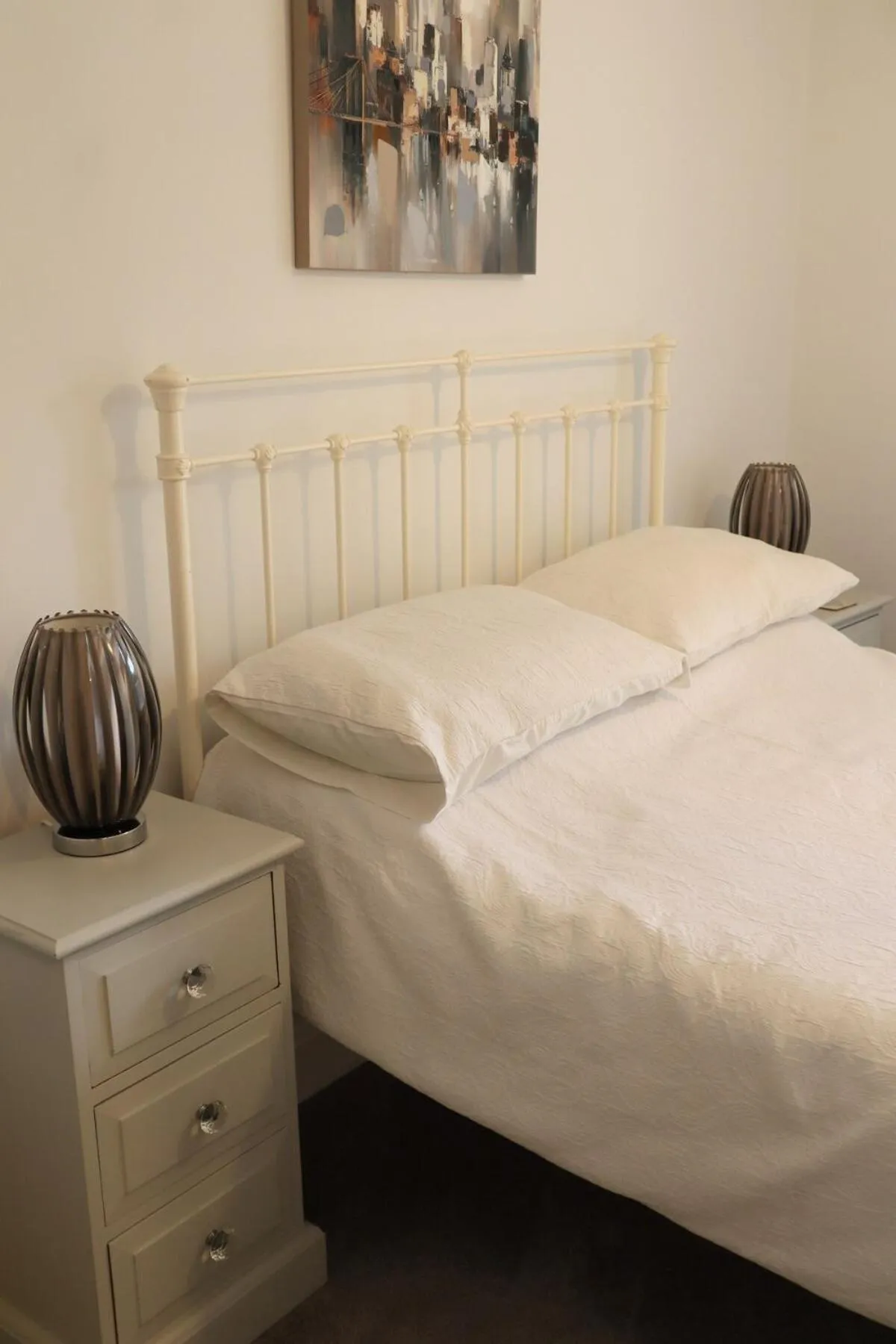 Bed in Luxury 2-Bed Flat Central Ipswich Parking