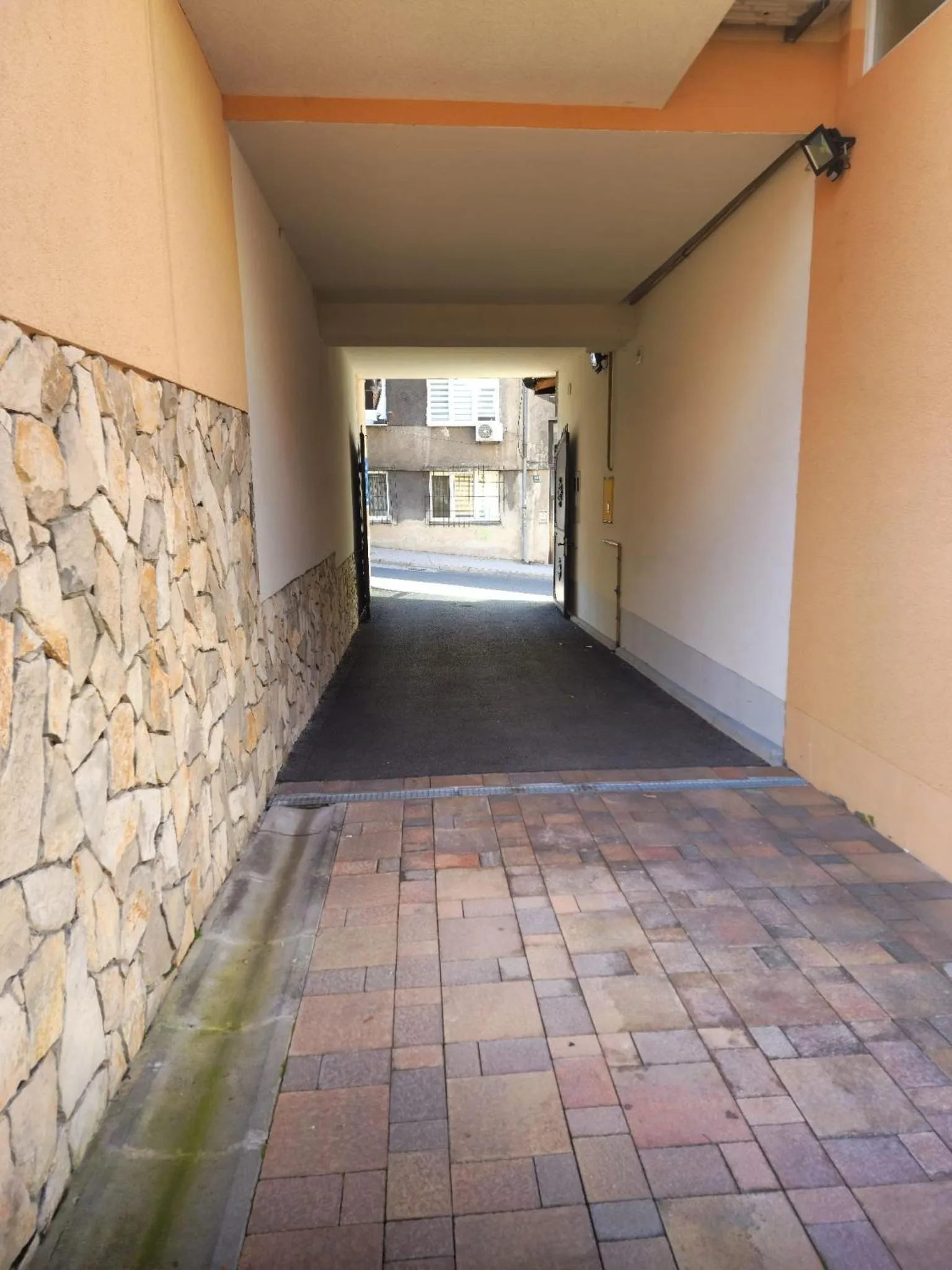 Property building in Hotel Nacional Free Parking