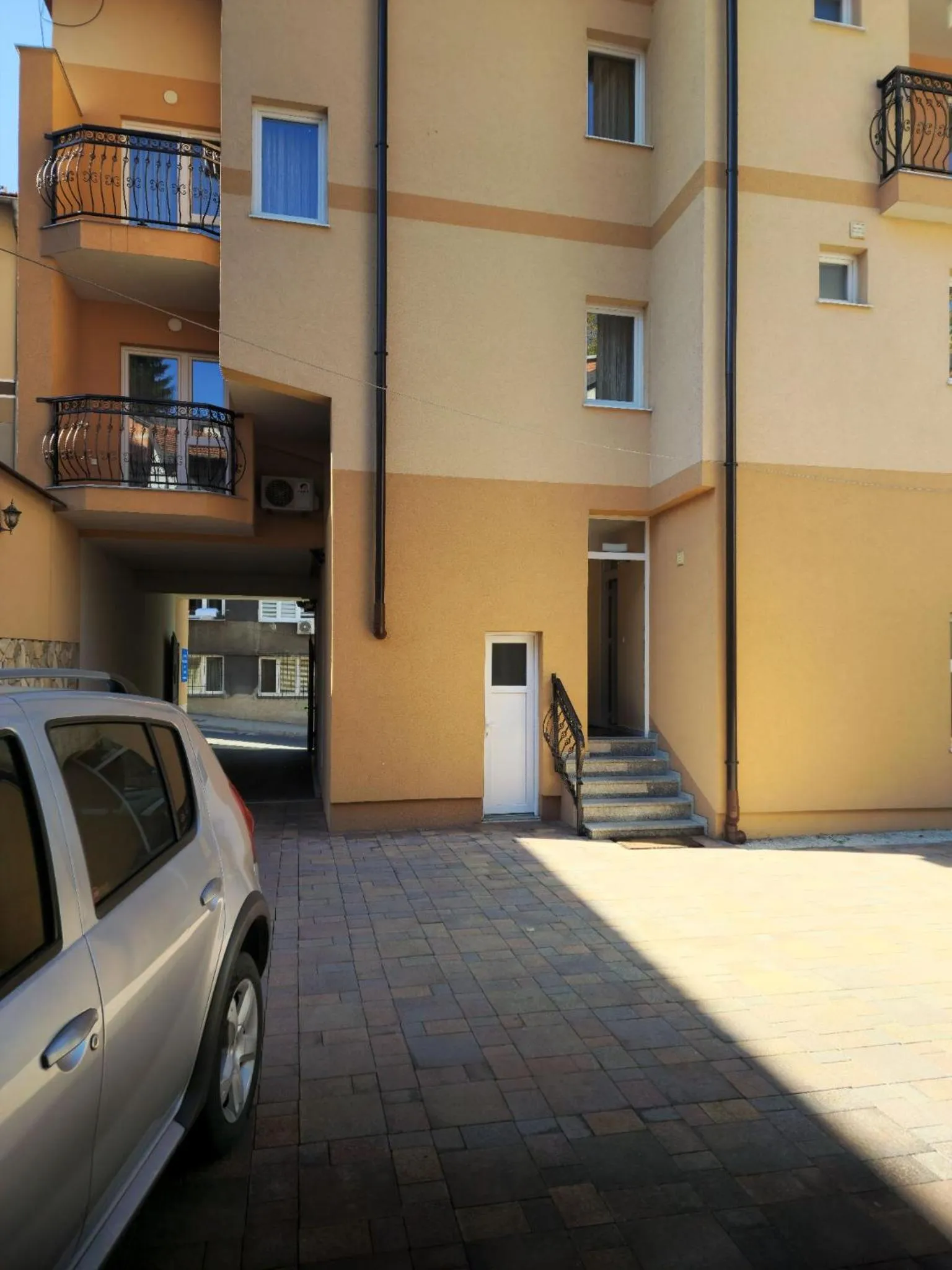 Property building in Hotel Nacional Free Parking