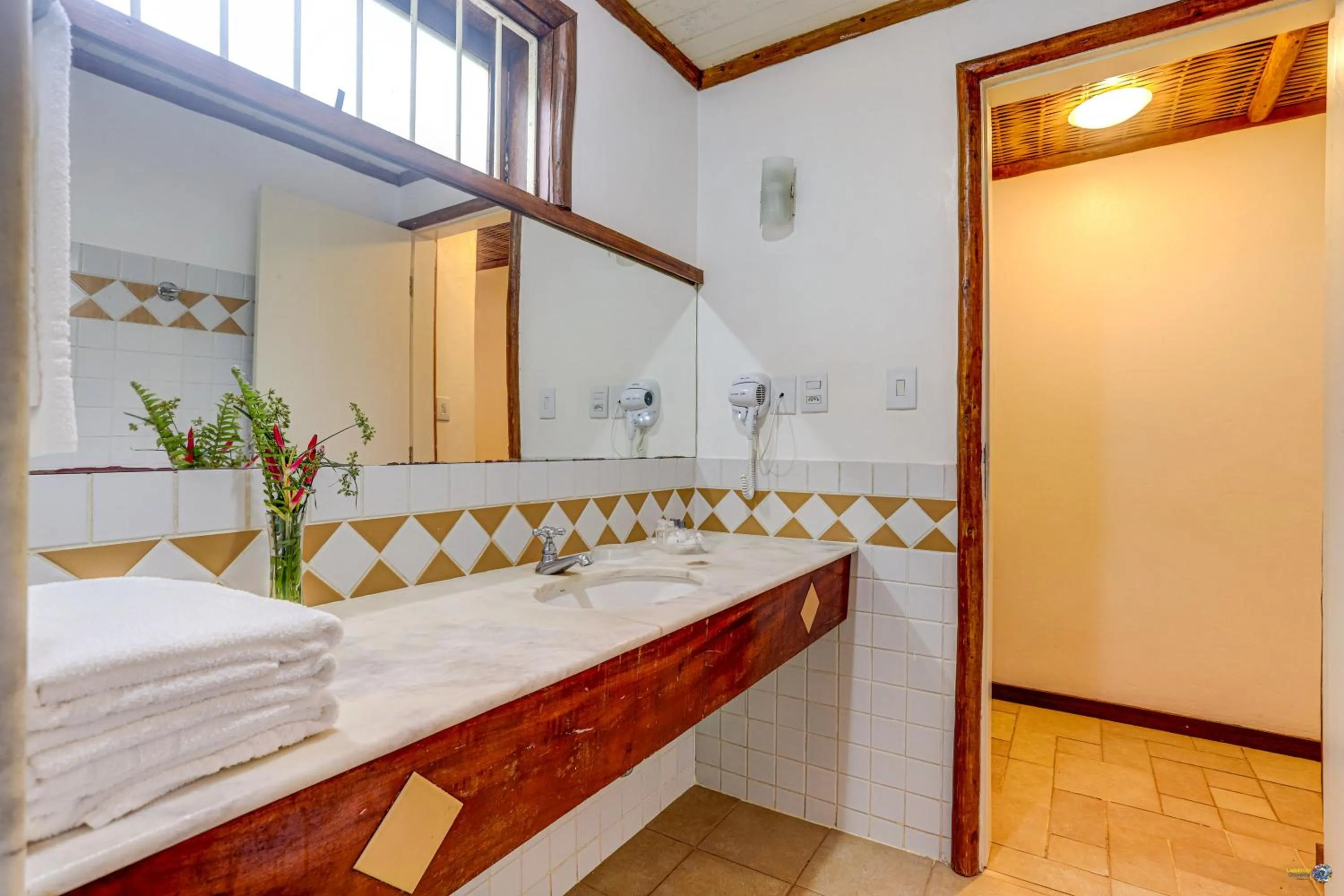 Bathroom in São José Beach Club & Hotel