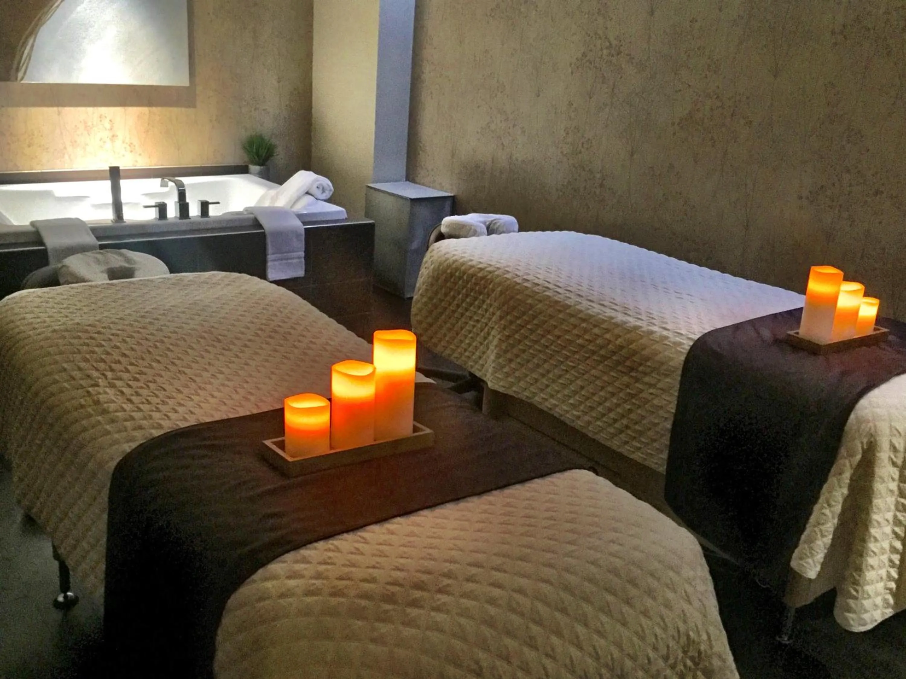 Spa and wellness centre/facilities, Bed in Golden Nugget Biloxi