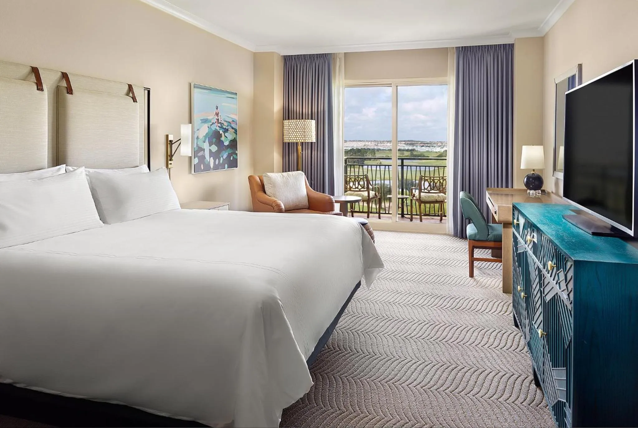 Property building, Bed in Omni Orlando Resort at Championsgate