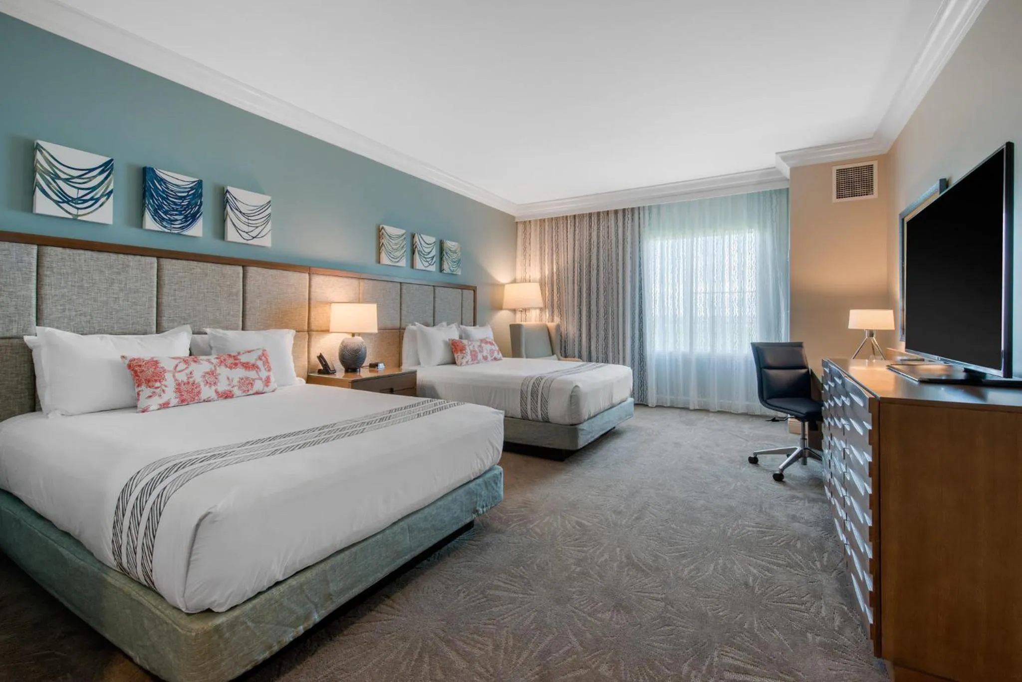 Photo of the whole room, Bed in Omni Orlando Resort at Championsgate