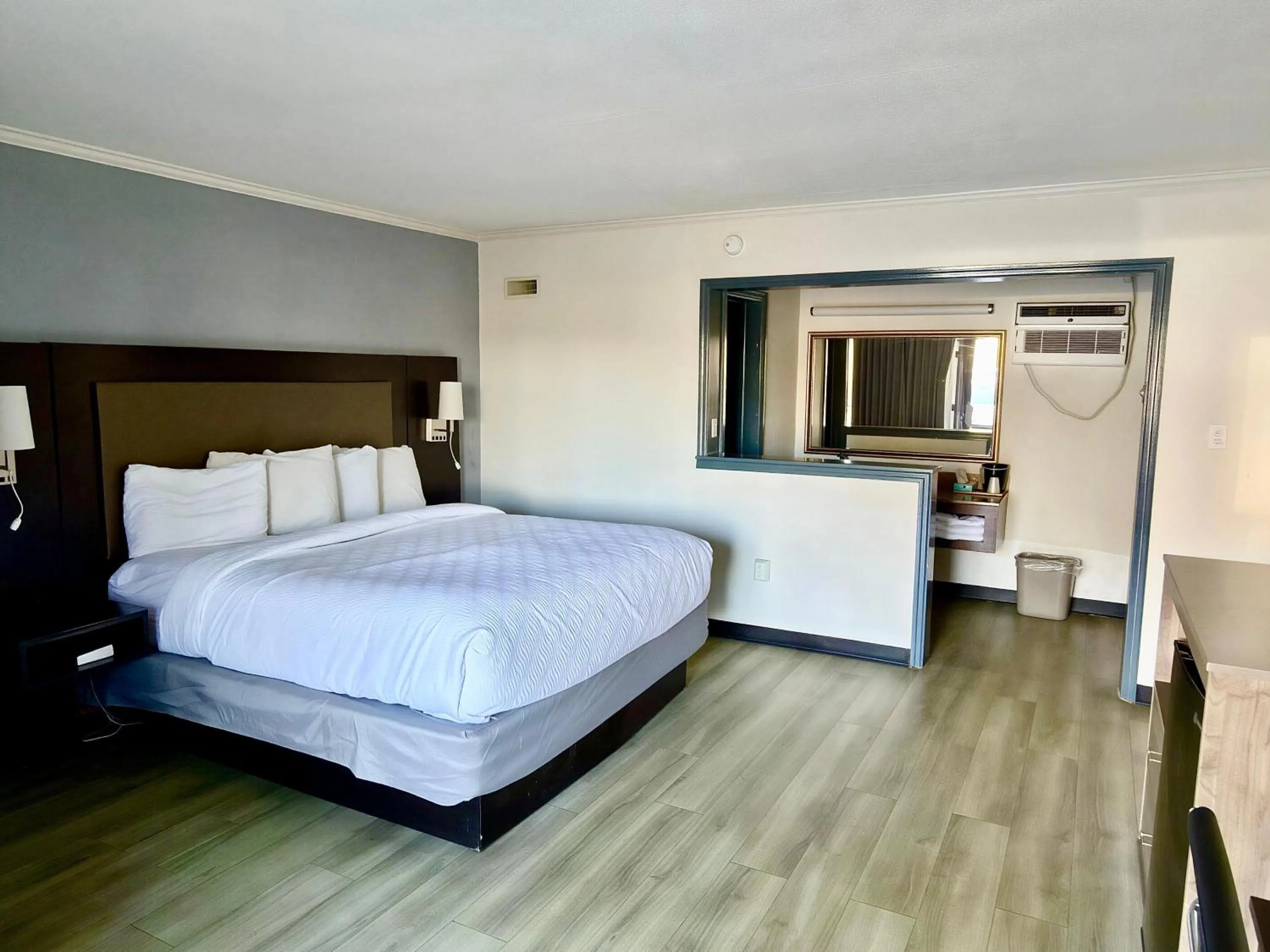 Bed in Budget Inn Conway