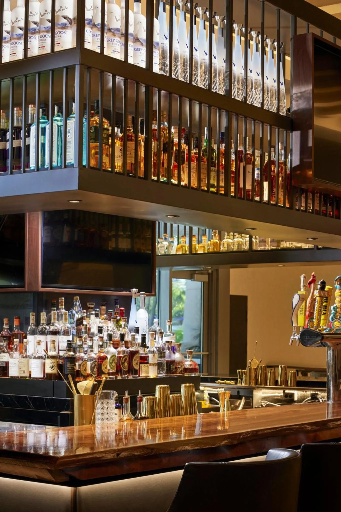 Lounge or bar in Loews Miami Beach Hotel