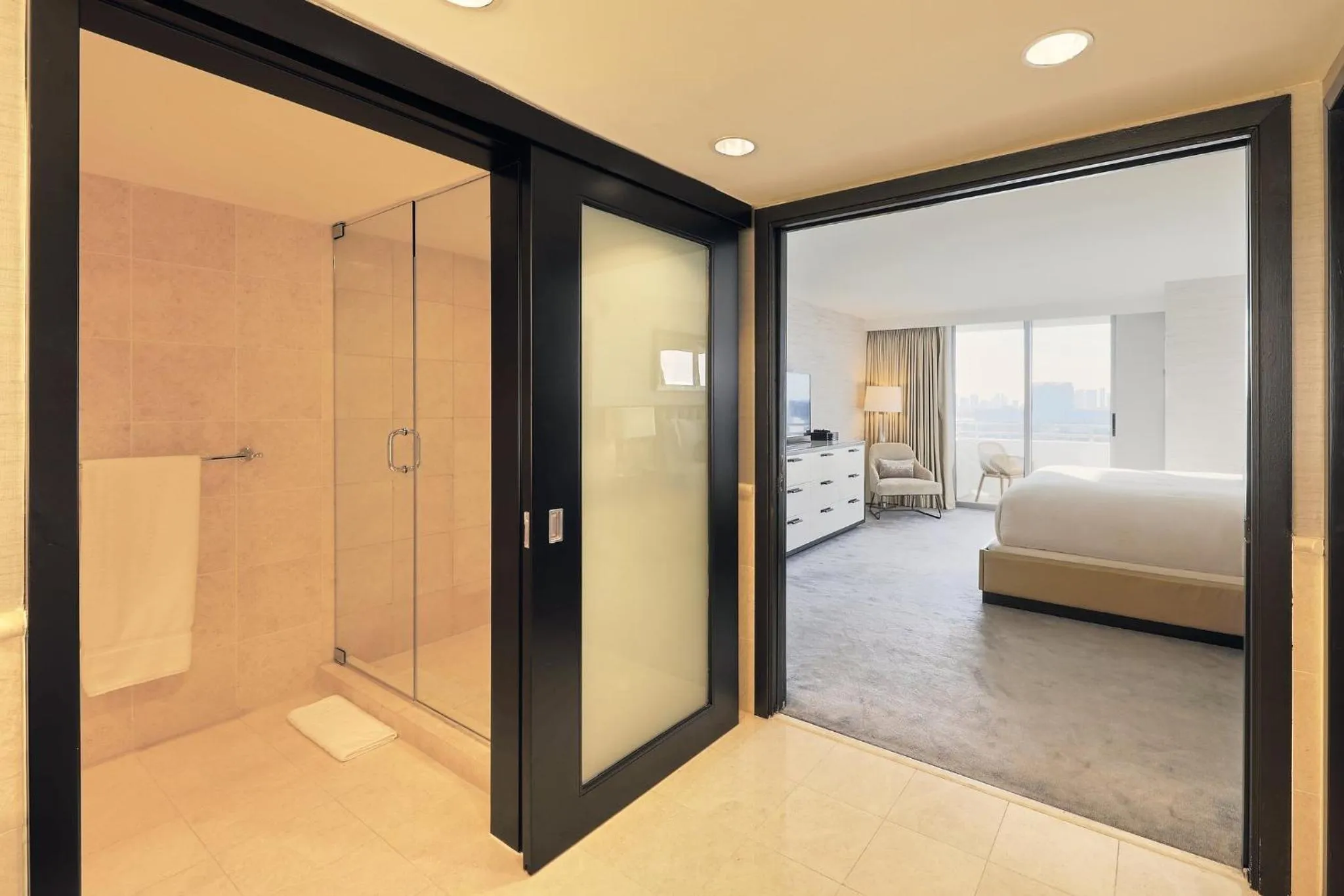 Bathroom, Bed in Loews Miami Beach Hotel