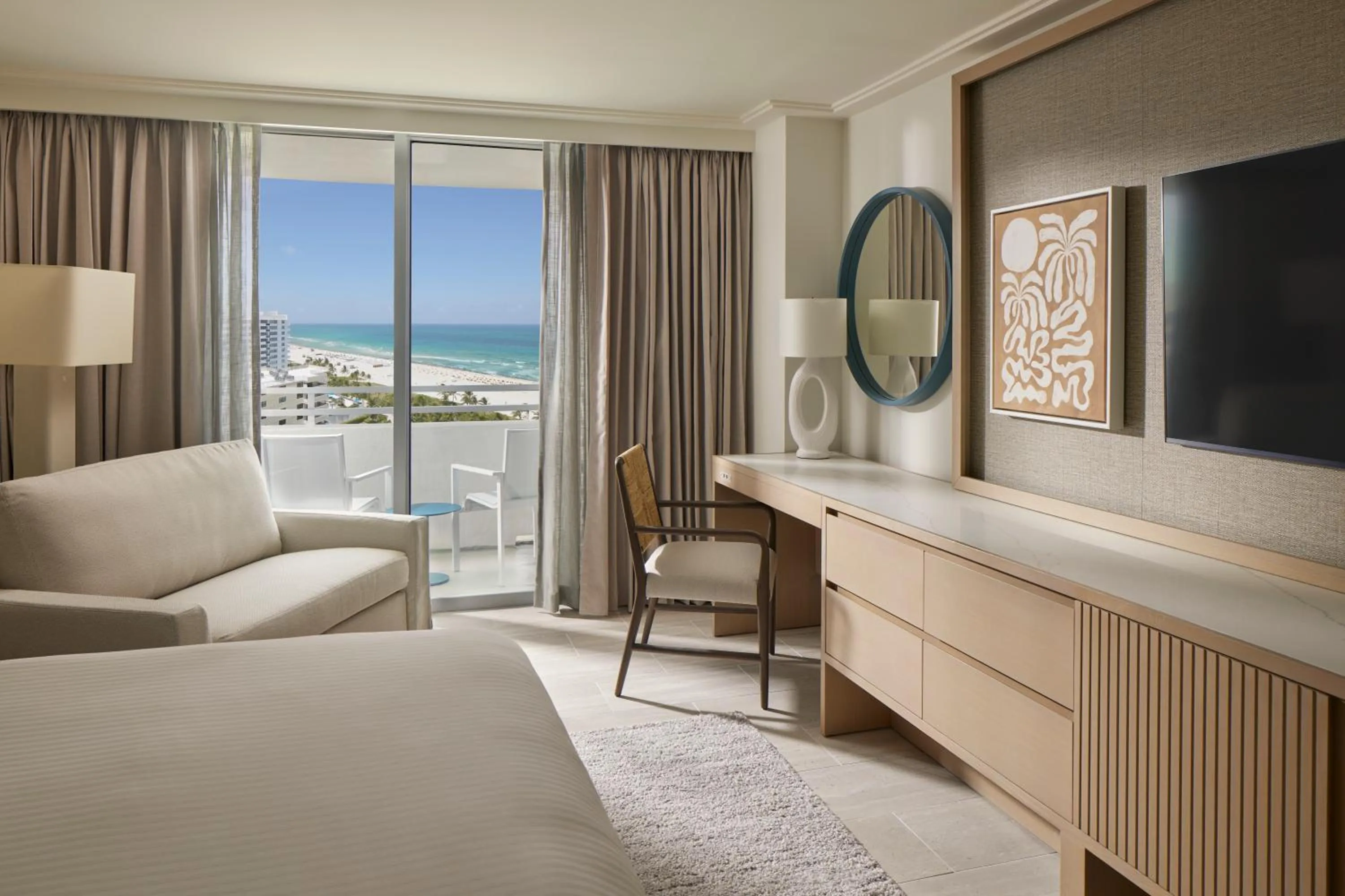 Bedroom, Bed in Loews Miami Beach Hotel