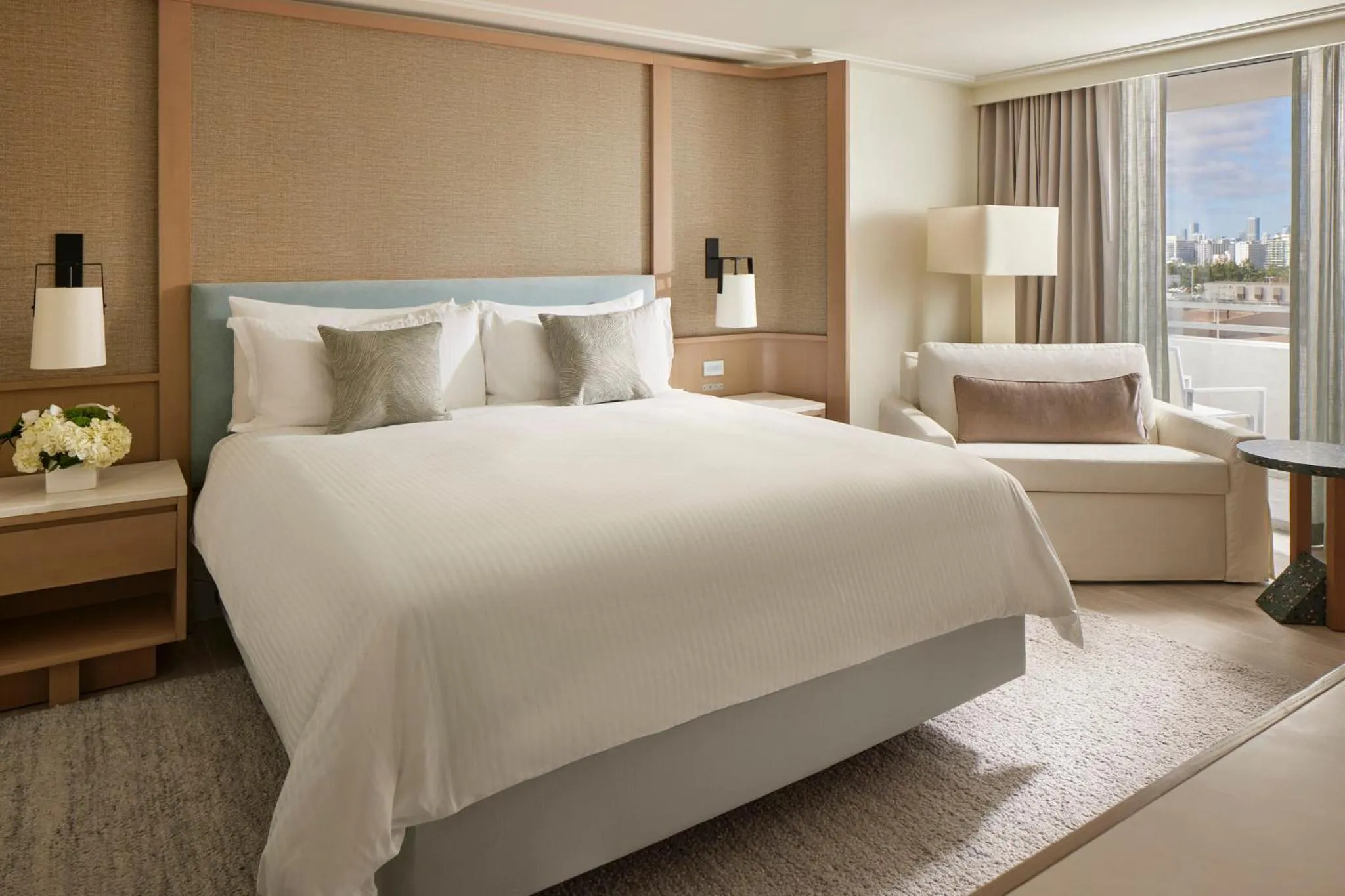 Photo of the whole room, Bed in Loews Miami Beach Hotel