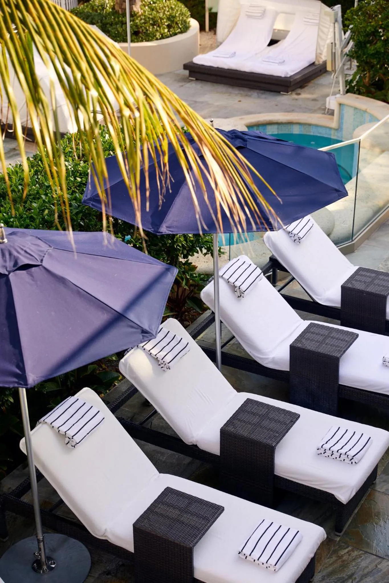 Swimming pool in Loews Miami Beach Hotel