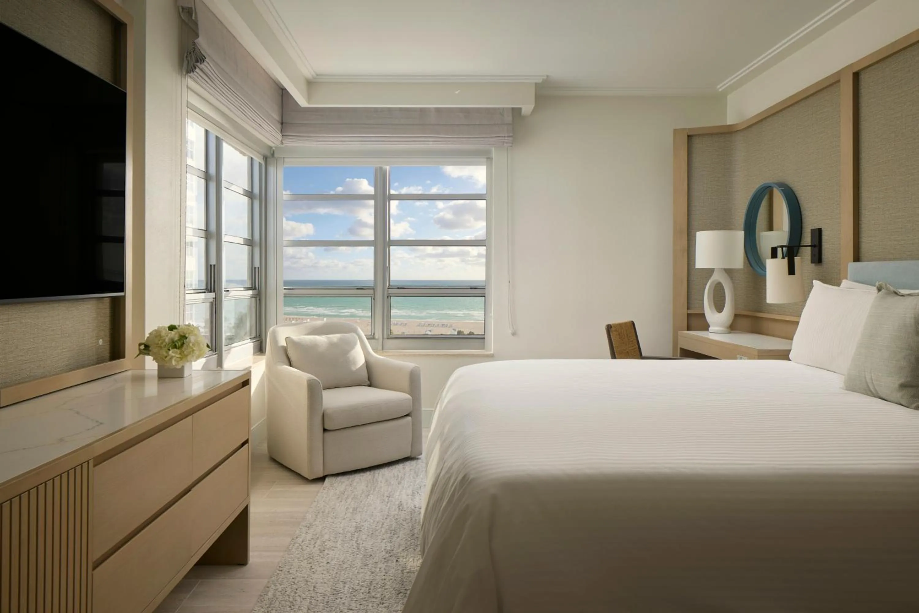 View (from property/room), Bed in Loews Miami Beach Hotel