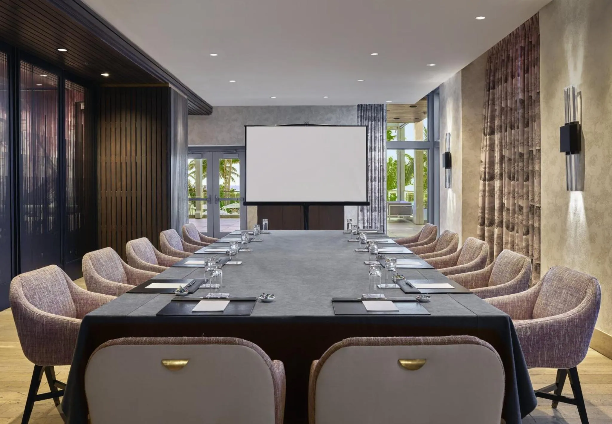 Restaurant/places to eat in Loews Miami Beach Hotel