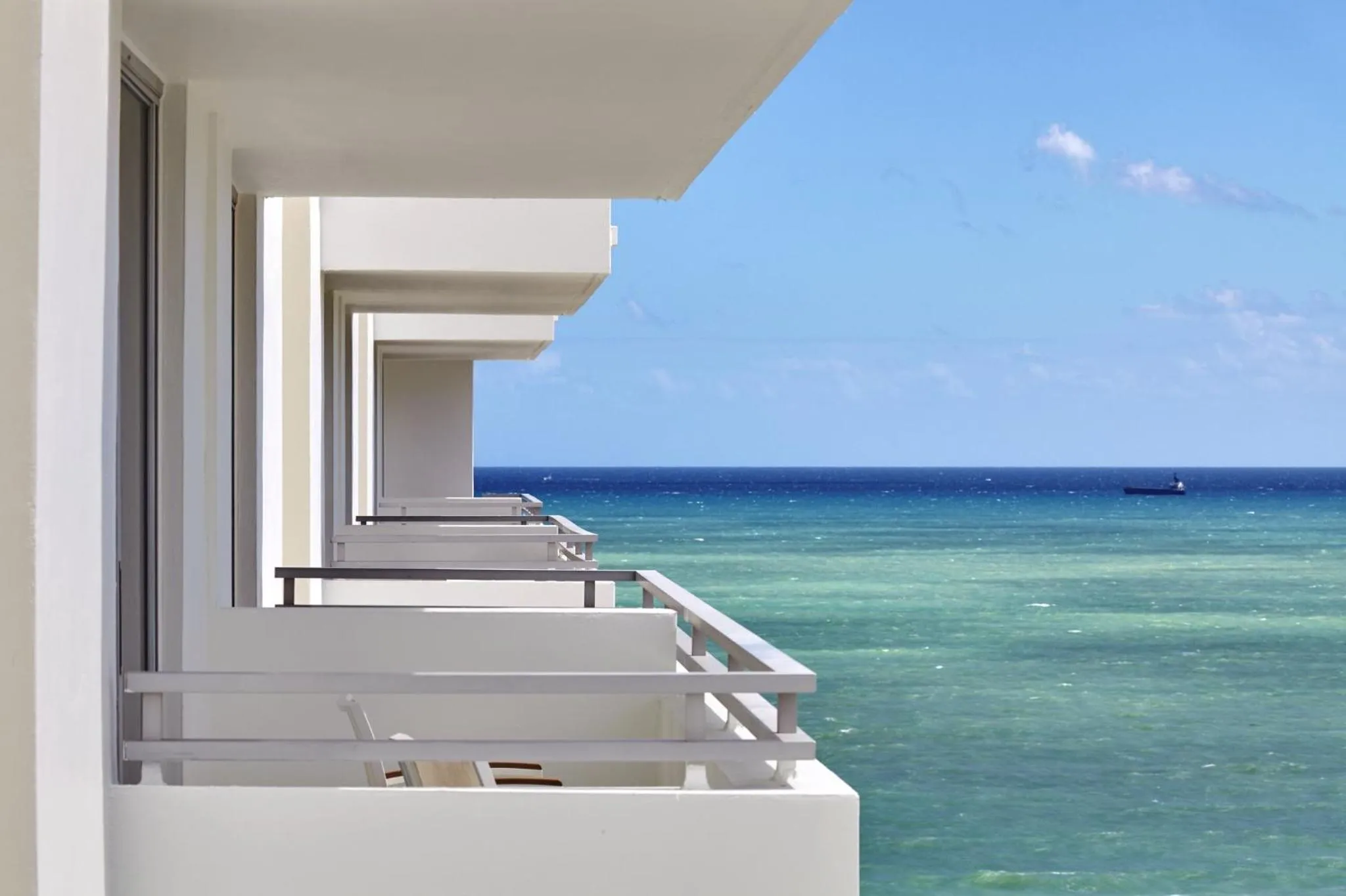 Photo of the whole room in Loews Miami Beach Hotel