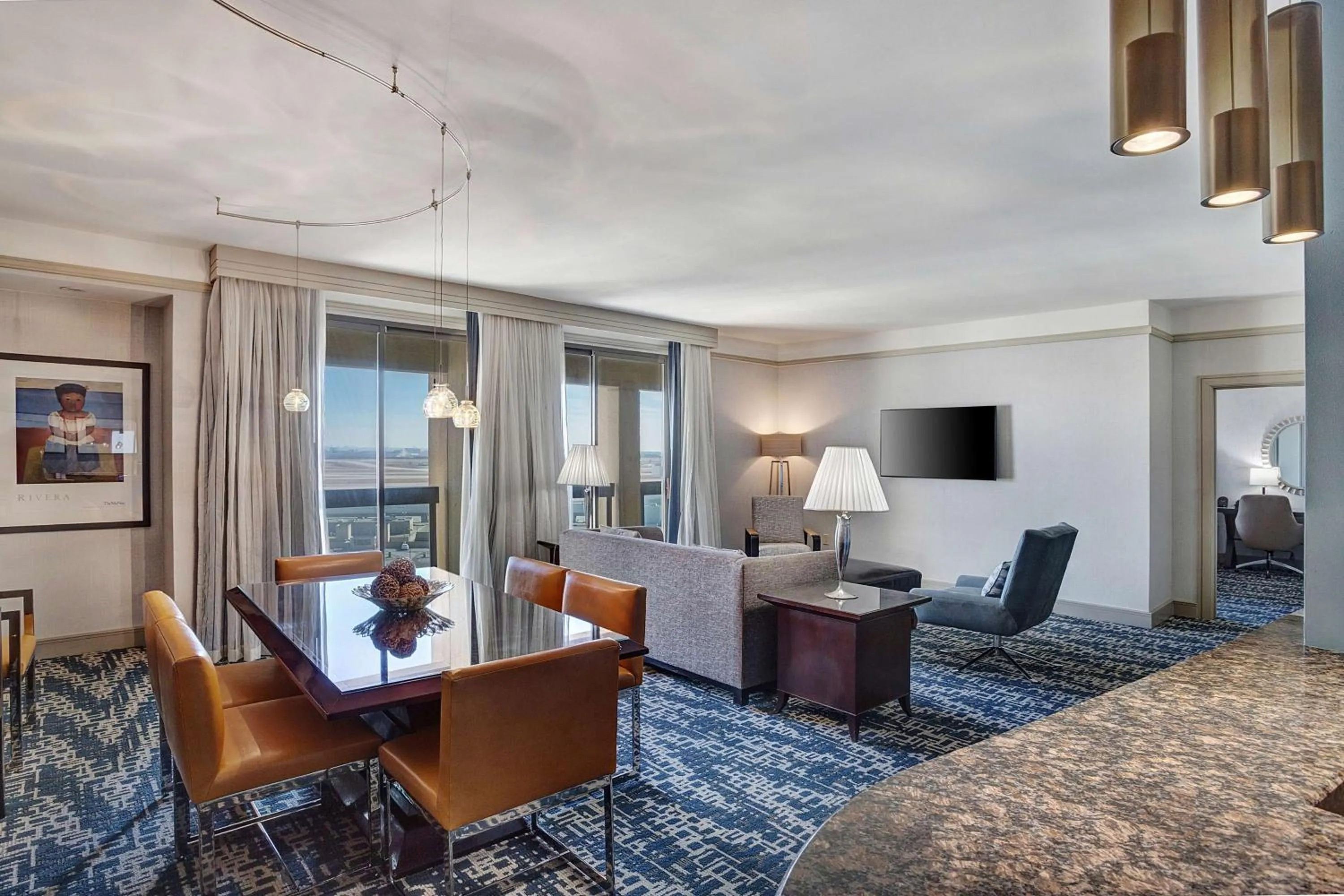 Photo of the whole room in Hyatt Regency DFW International Airport