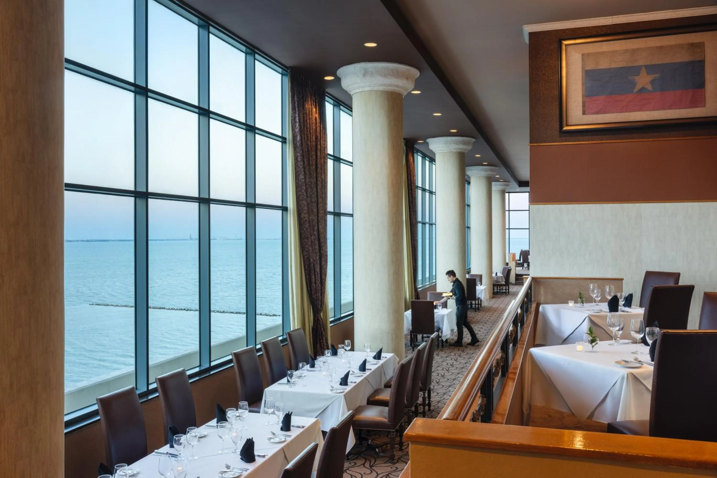 Restaurant/places to eat in Omni Corpus Christi Hotel