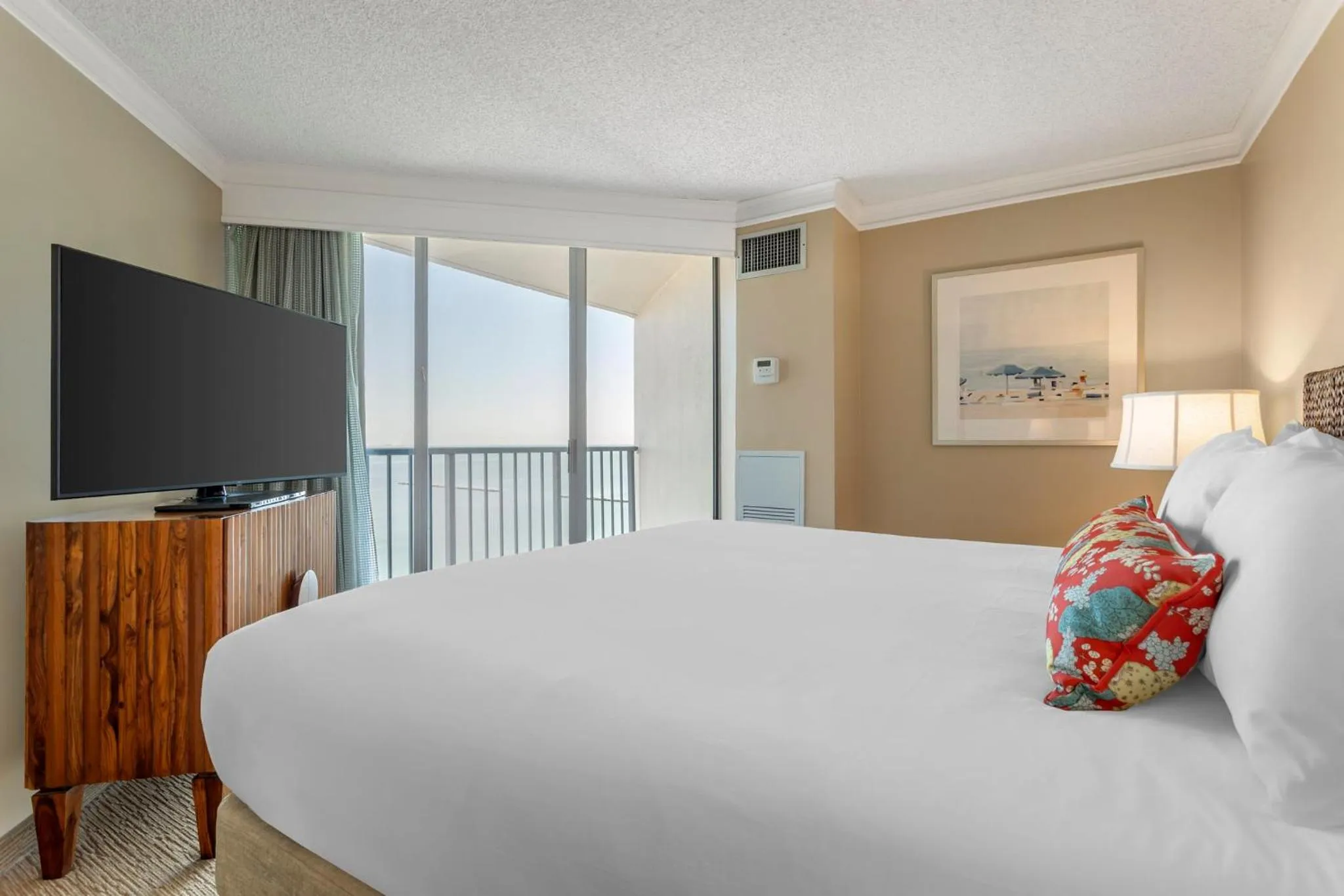 Photo of the whole room, Bed in Omni Corpus Christi Hotel