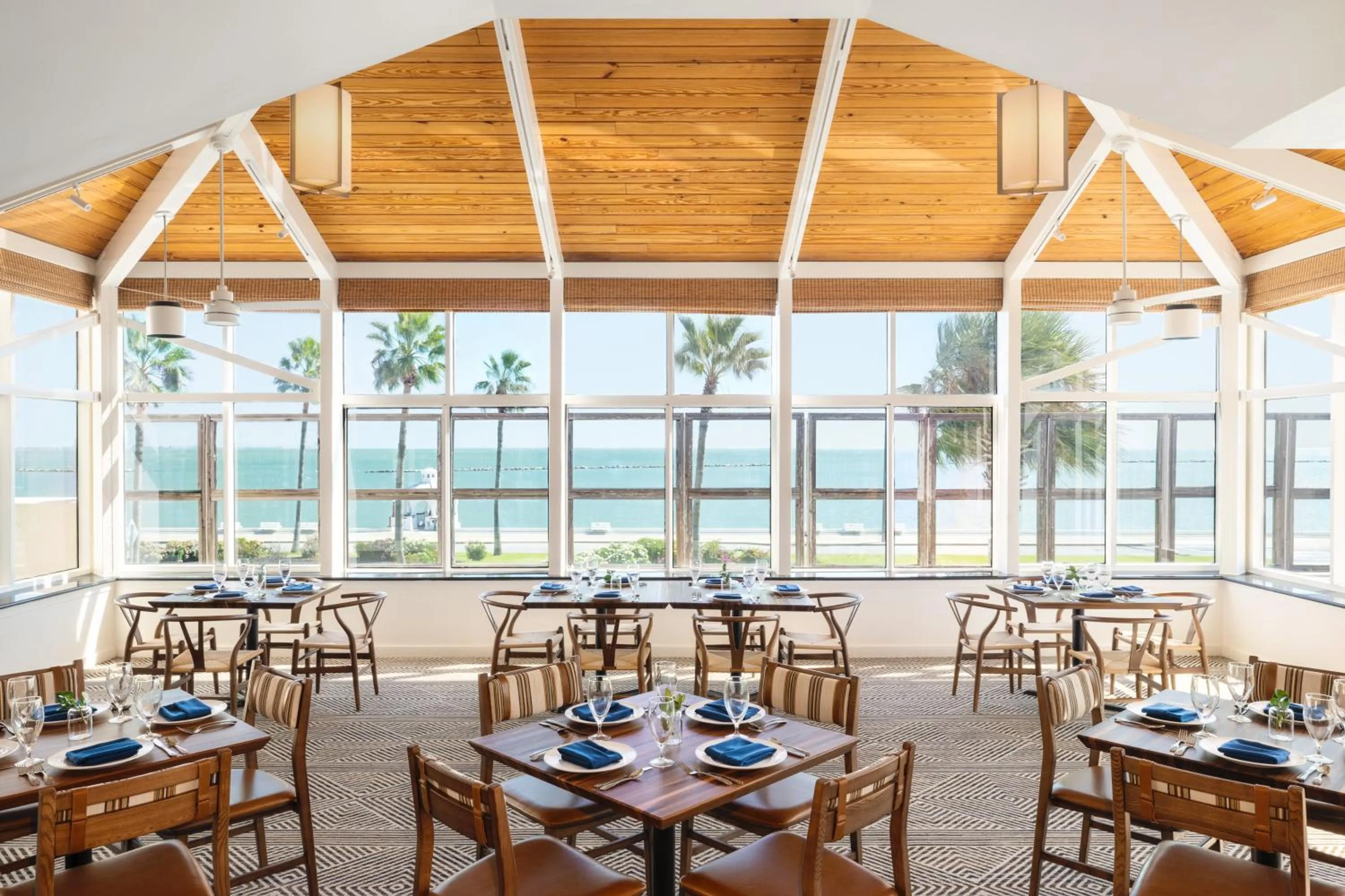 Restaurant/places to eat in Omni Corpus Christi Hotel