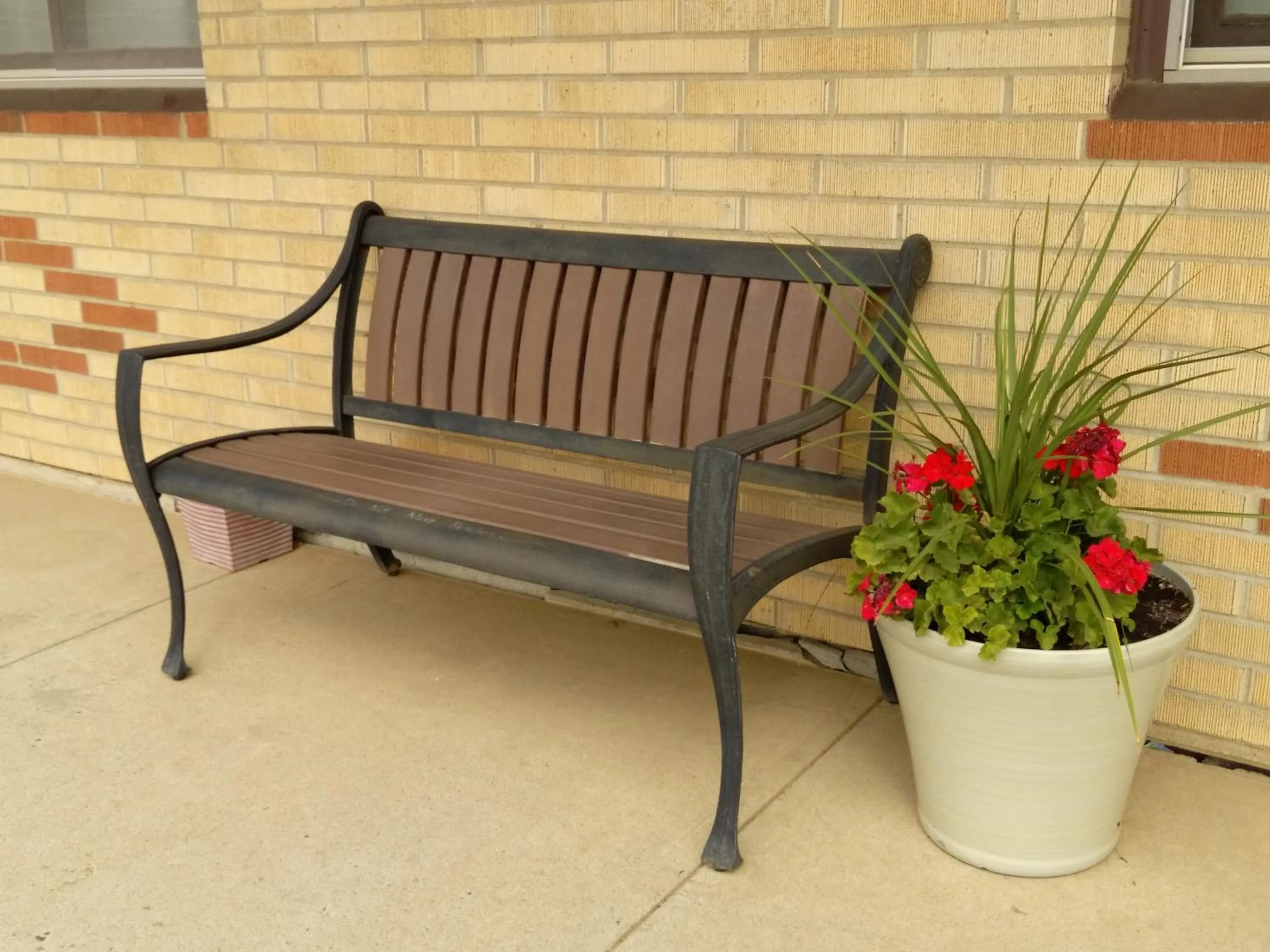 Property building in Budget Host 4U Motel