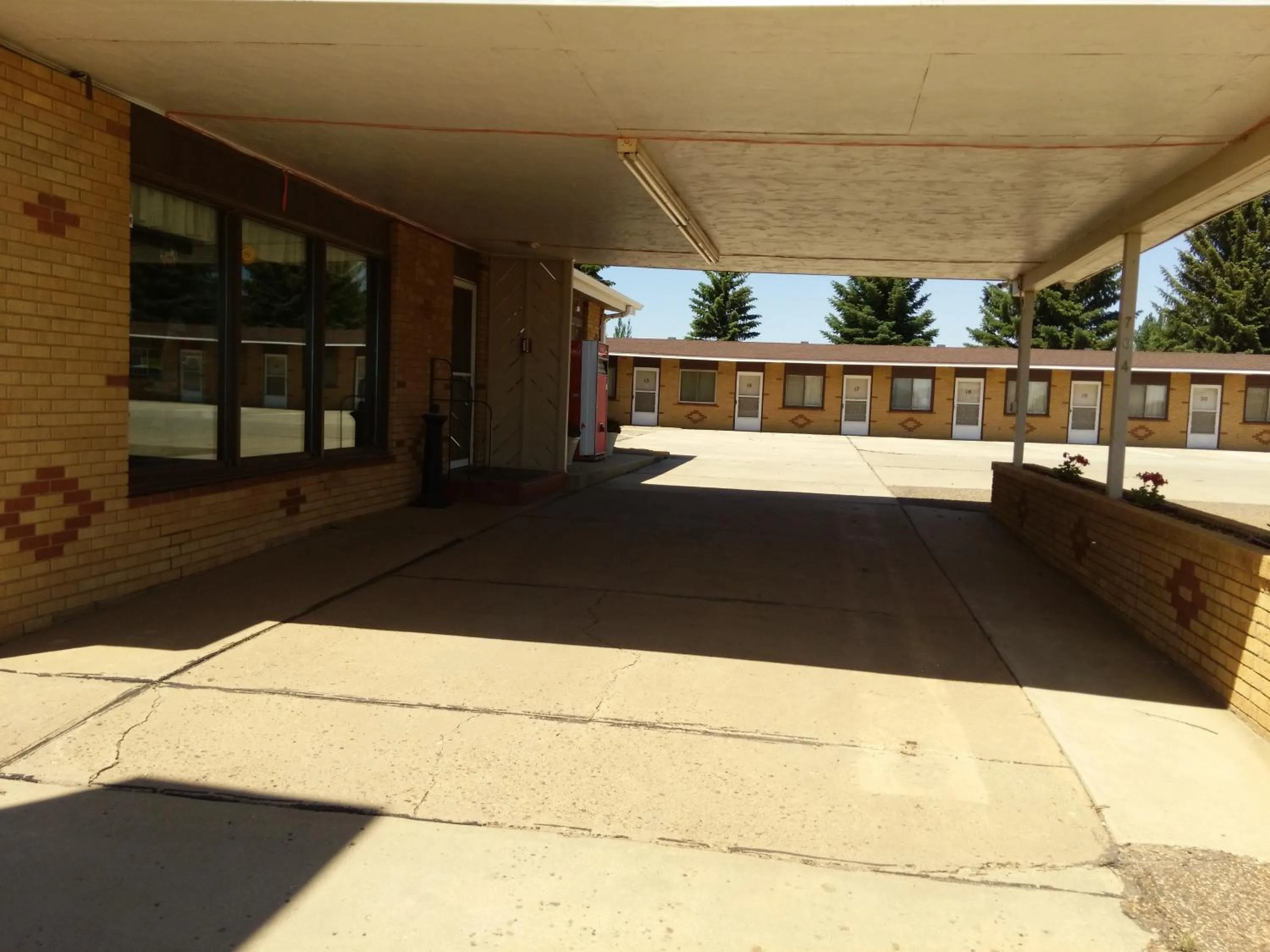 Property building in Budget Host 4U Motel