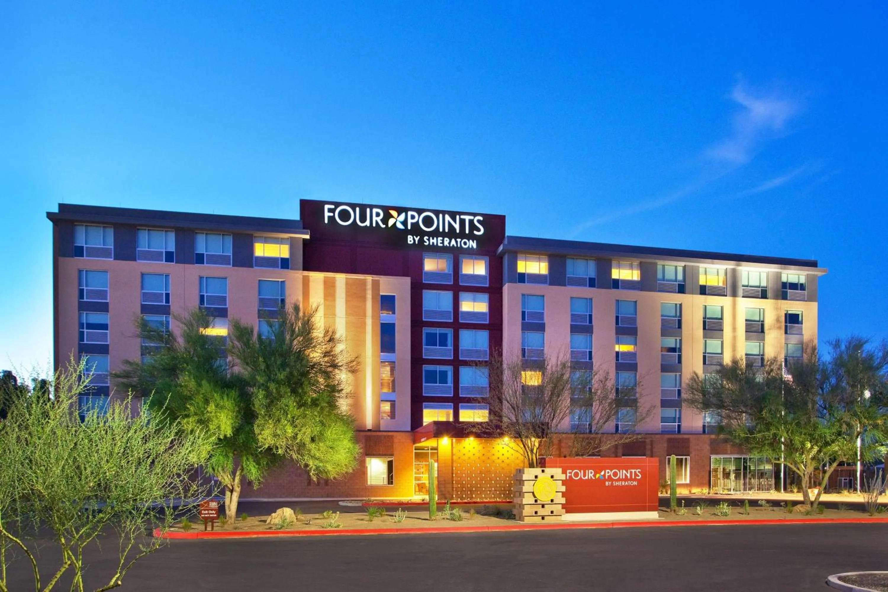 Property building in Four Points by Sheraton at Phoenix Mesa Gateway Airport
