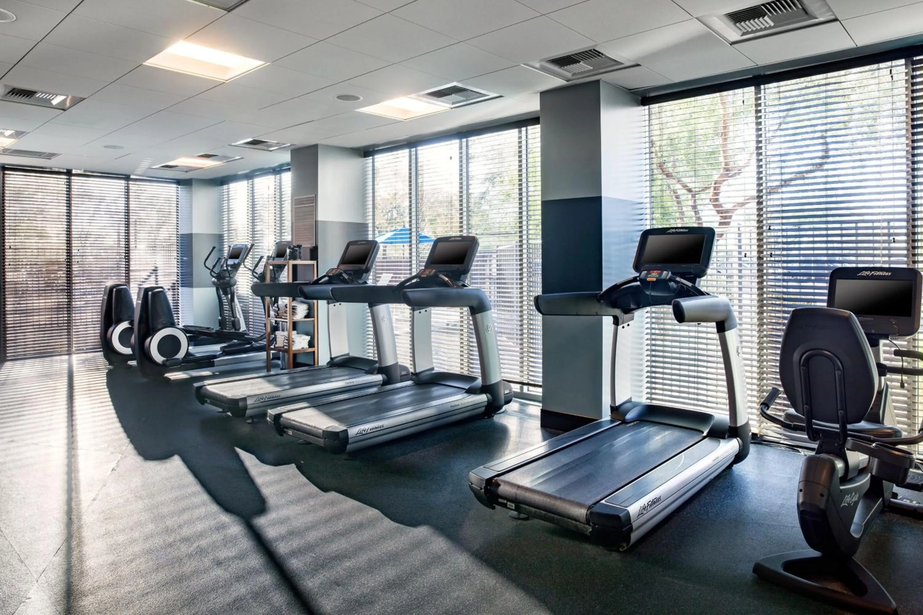 Fitness centre/facilities in Four Points by Sheraton at Phoenix Mesa Gateway Airport