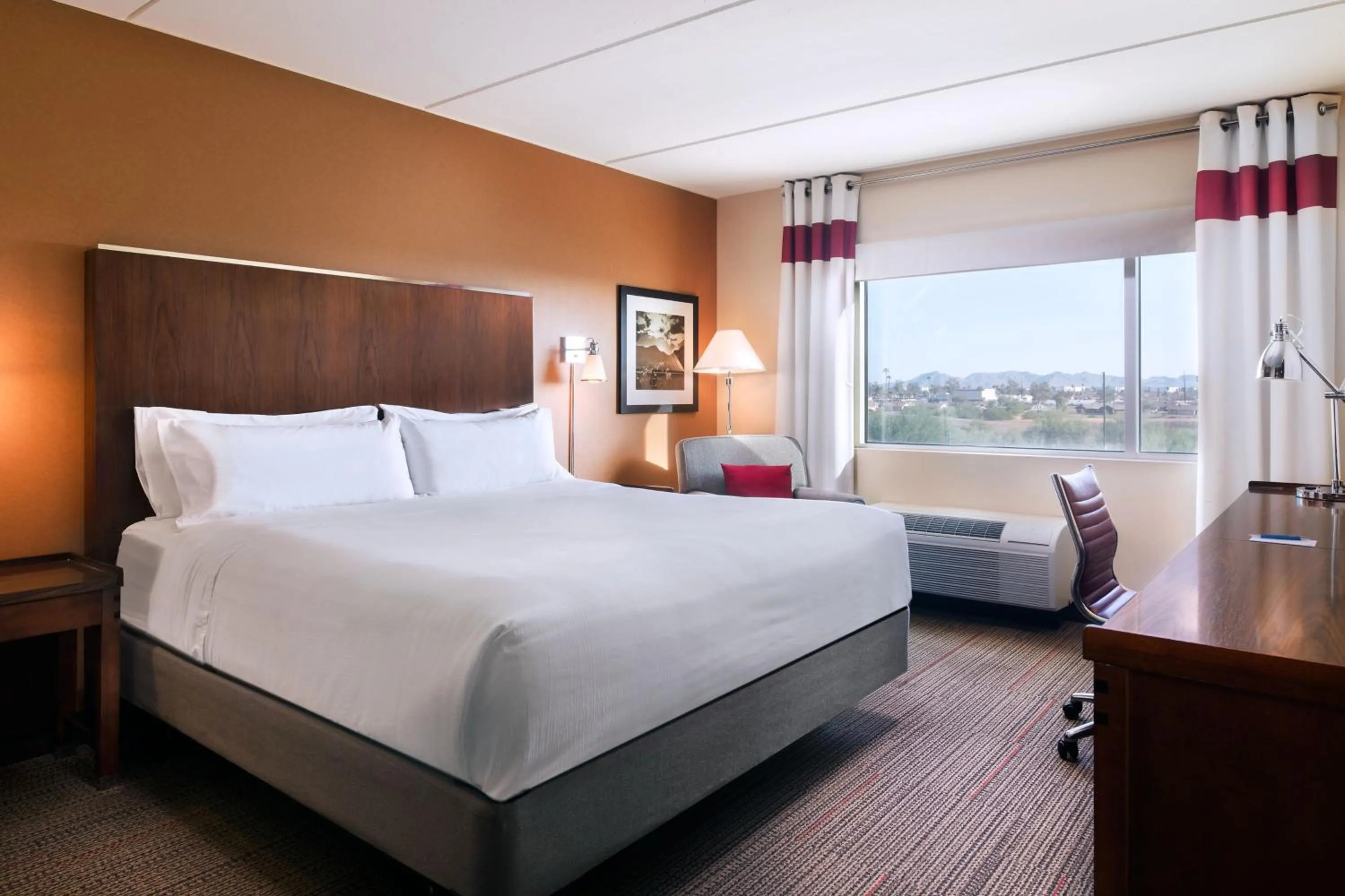Photo of the whole room, Bed in Four Points by Sheraton at Phoenix Mesa Gateway Airport