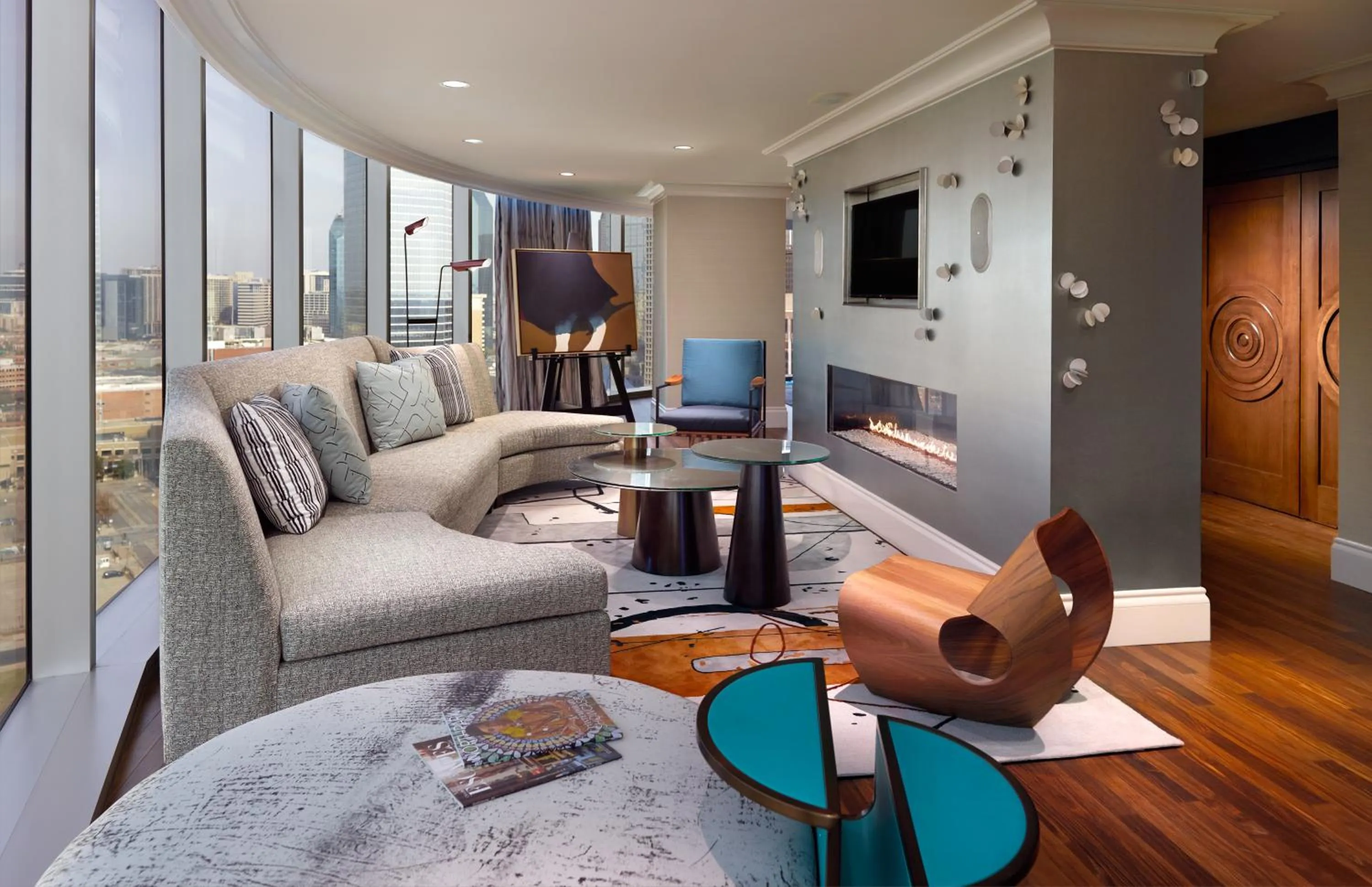 TV and multimedia in Omni Dallas Hotel